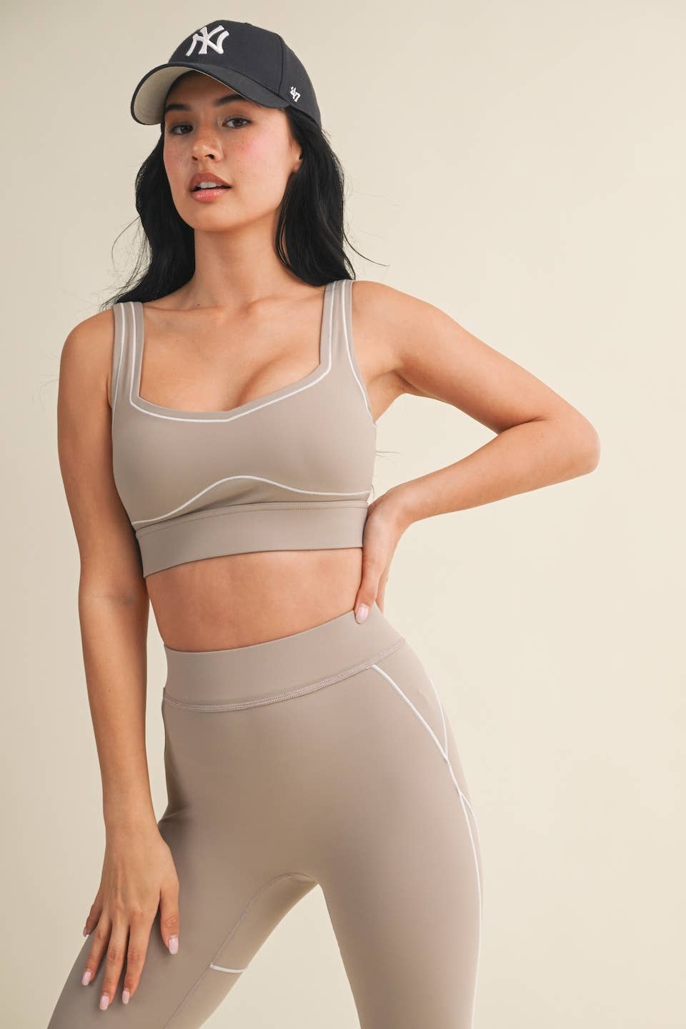 Contrast Thread Sports Bra: Black / L