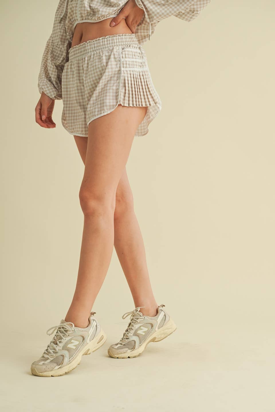Gingham Print On Point Shorts : Beige Gingham / M