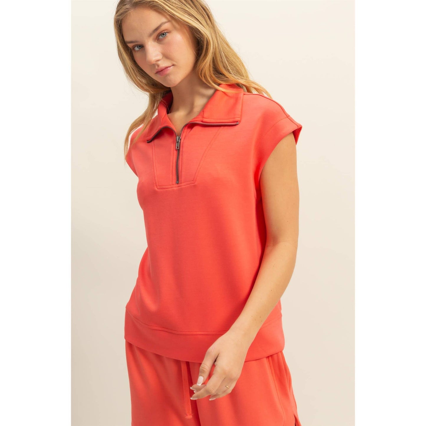 DZ25C571-Mock Neck Half Zip Up Sleeveless Top: BLACK / S-M-L(2-2-2)