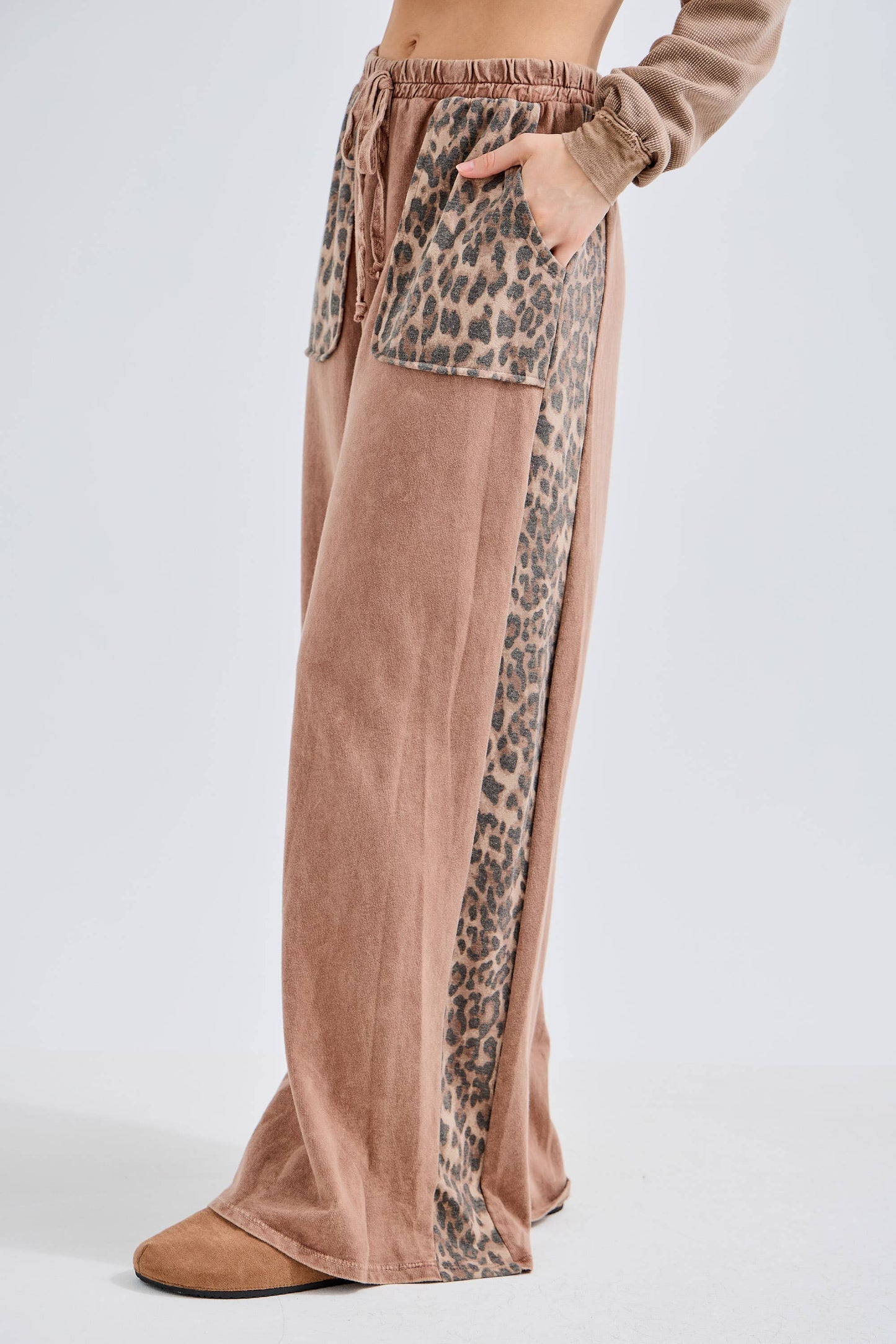 MineralWashed Leopard Print Pocket Side Trim Pants HP6162P1: Ash Oak / S-M-L / 2-2-2
