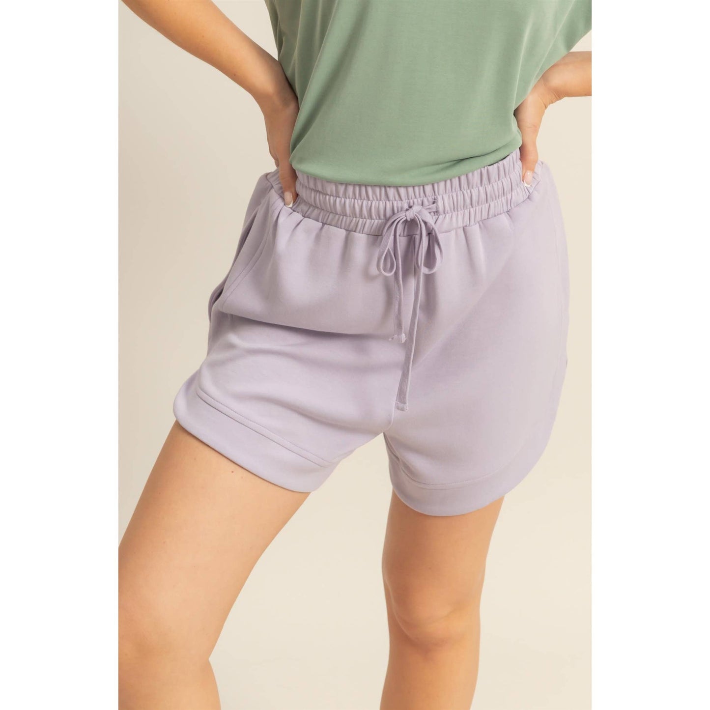 DZ25C563-Elasticized Waist Loose Sweat Shorts: BLACK / S-M-L(2-2-2)