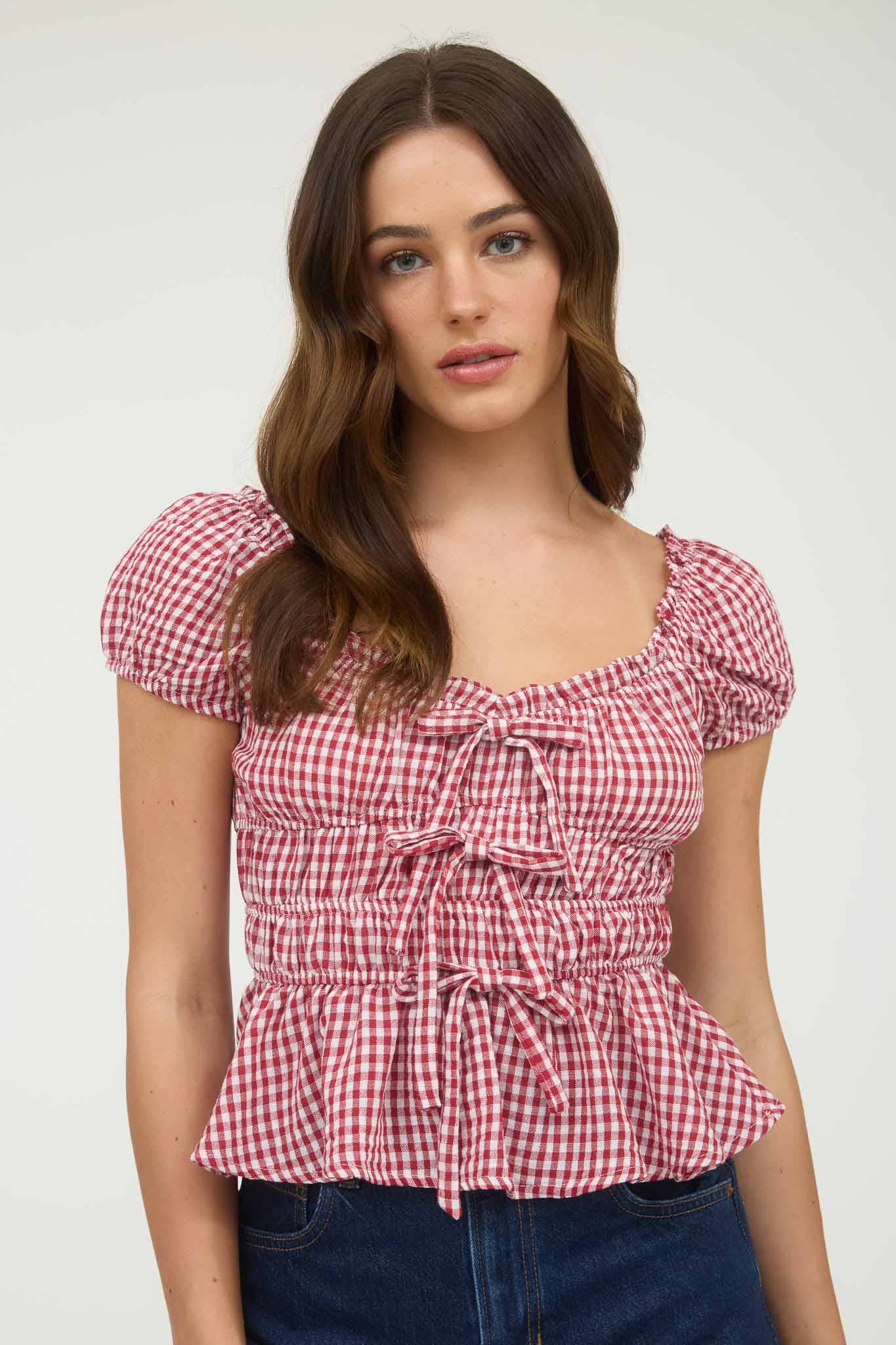 GINGHAM BOW DETAIL SHIRRED WAIST SHORT SLEEVE TOP: LIGHT KHAKI