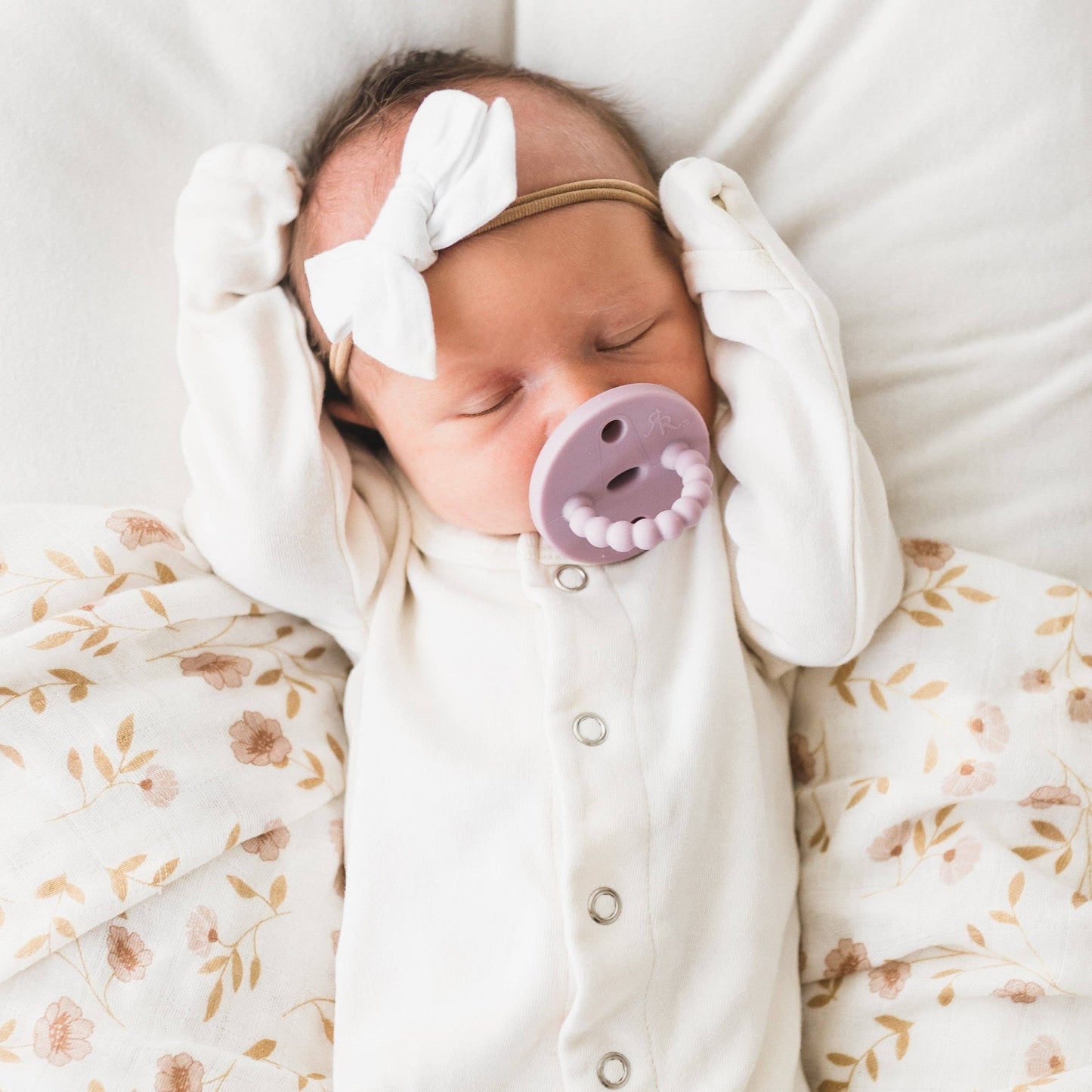 Cutie PAT Slant (0-6m) Pacifier + Teether: Sunshine