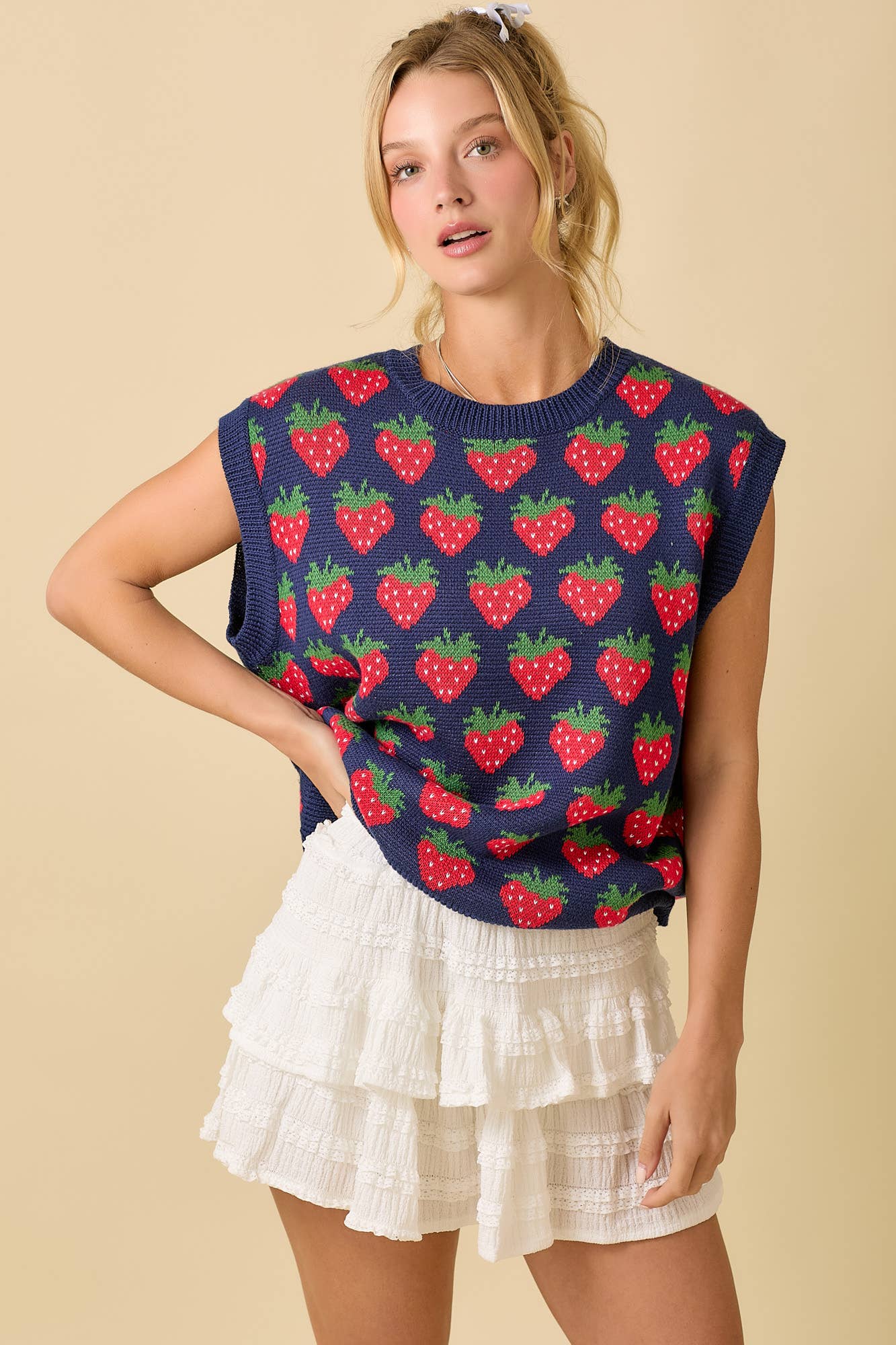 Strawberry Oversized Sleeveless Sweater Knit Top: IVORY / L