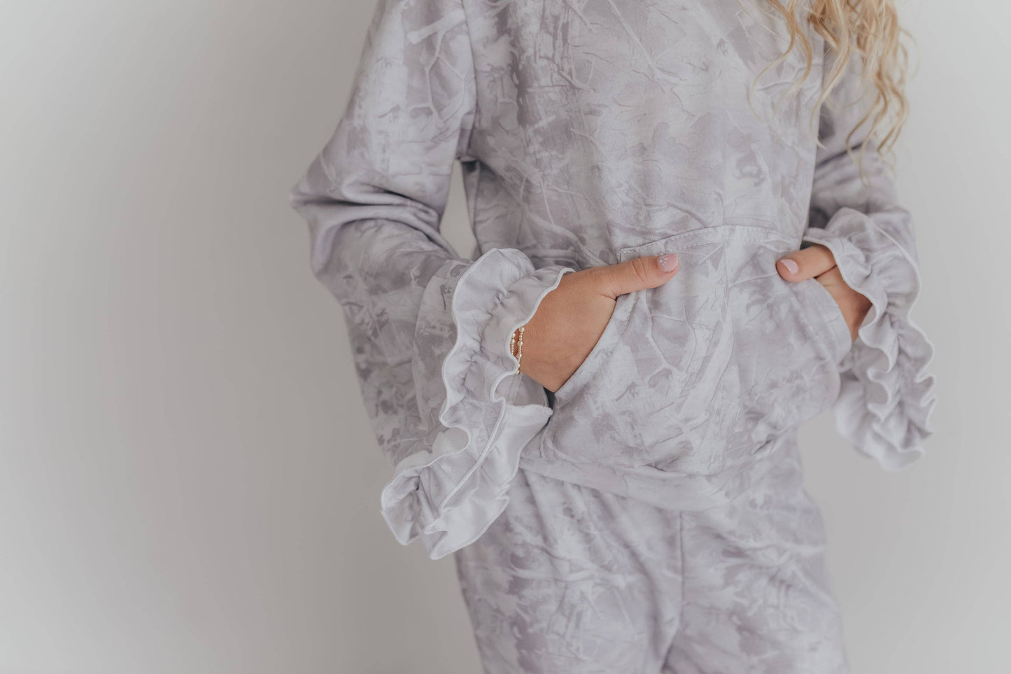 Kids Light Gray Camo Hooded Ruffle Pocket Lounge Set: 7/8