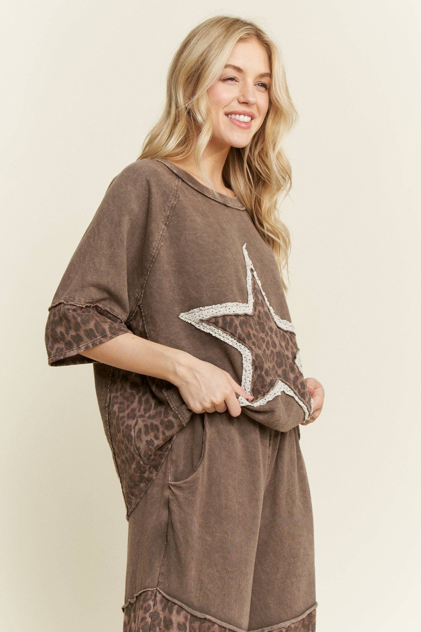 Mineral Washed Leopard Star Halfsleeve top HT6628: Ash Oak / S-M-L / 2-2-2