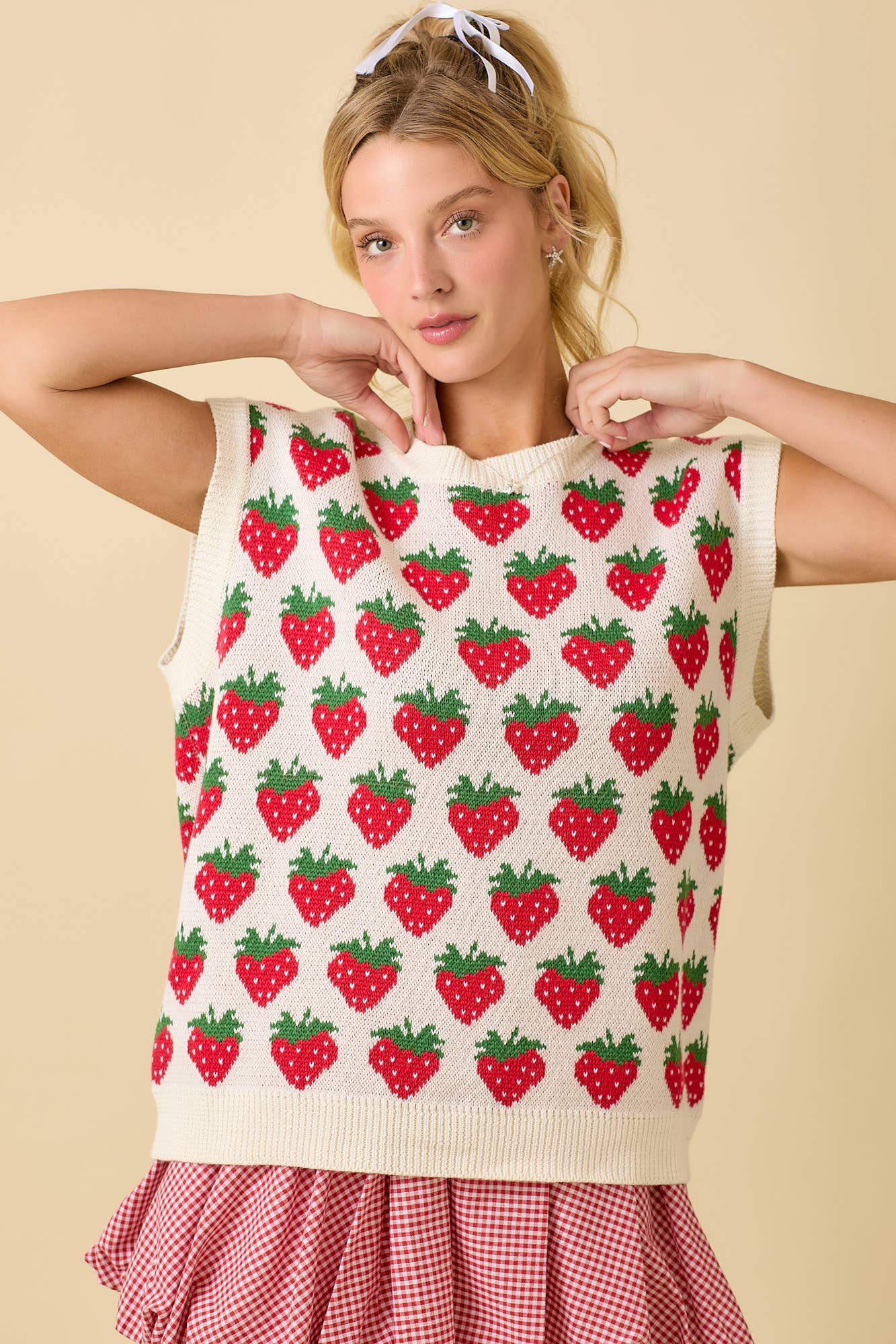 Strawberry Oversized Sleeveless Sweater Knit Top: IVORY / M