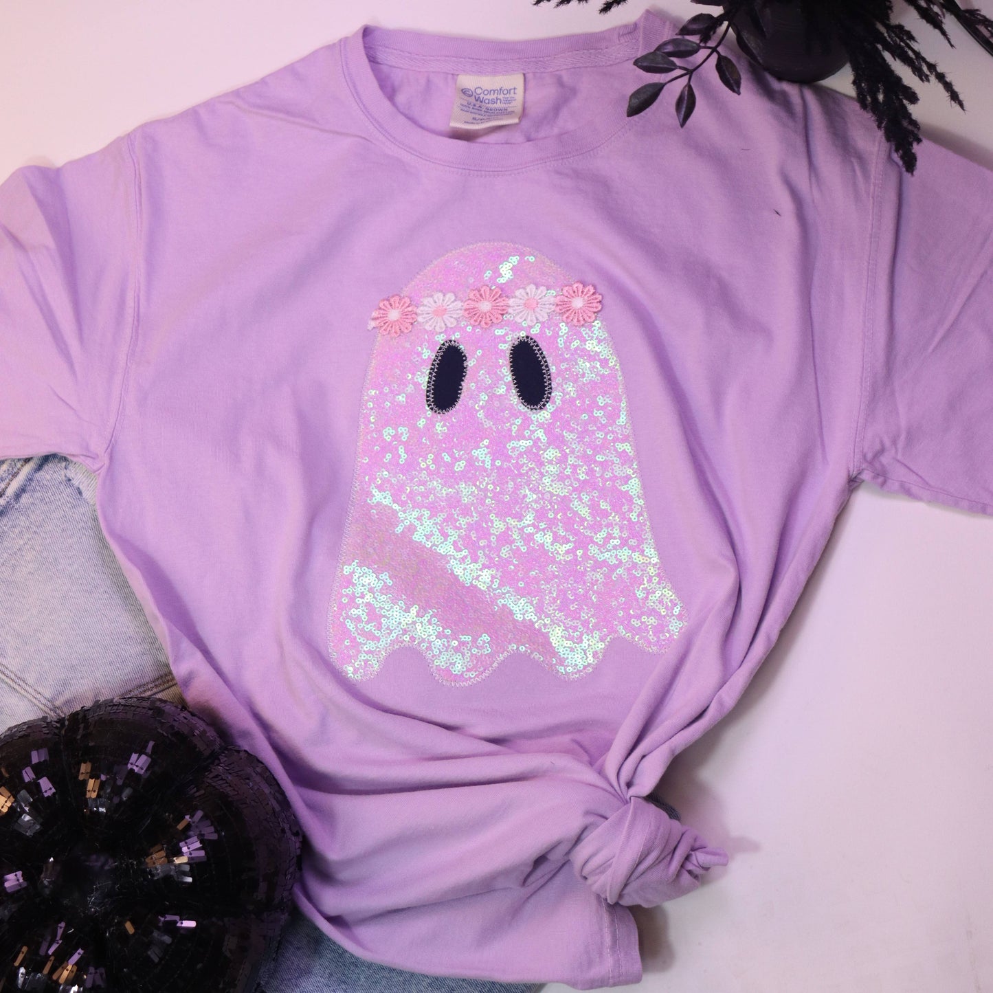Groovy Ghost Embroidered Applique Halloween Short Sleeve: Medium