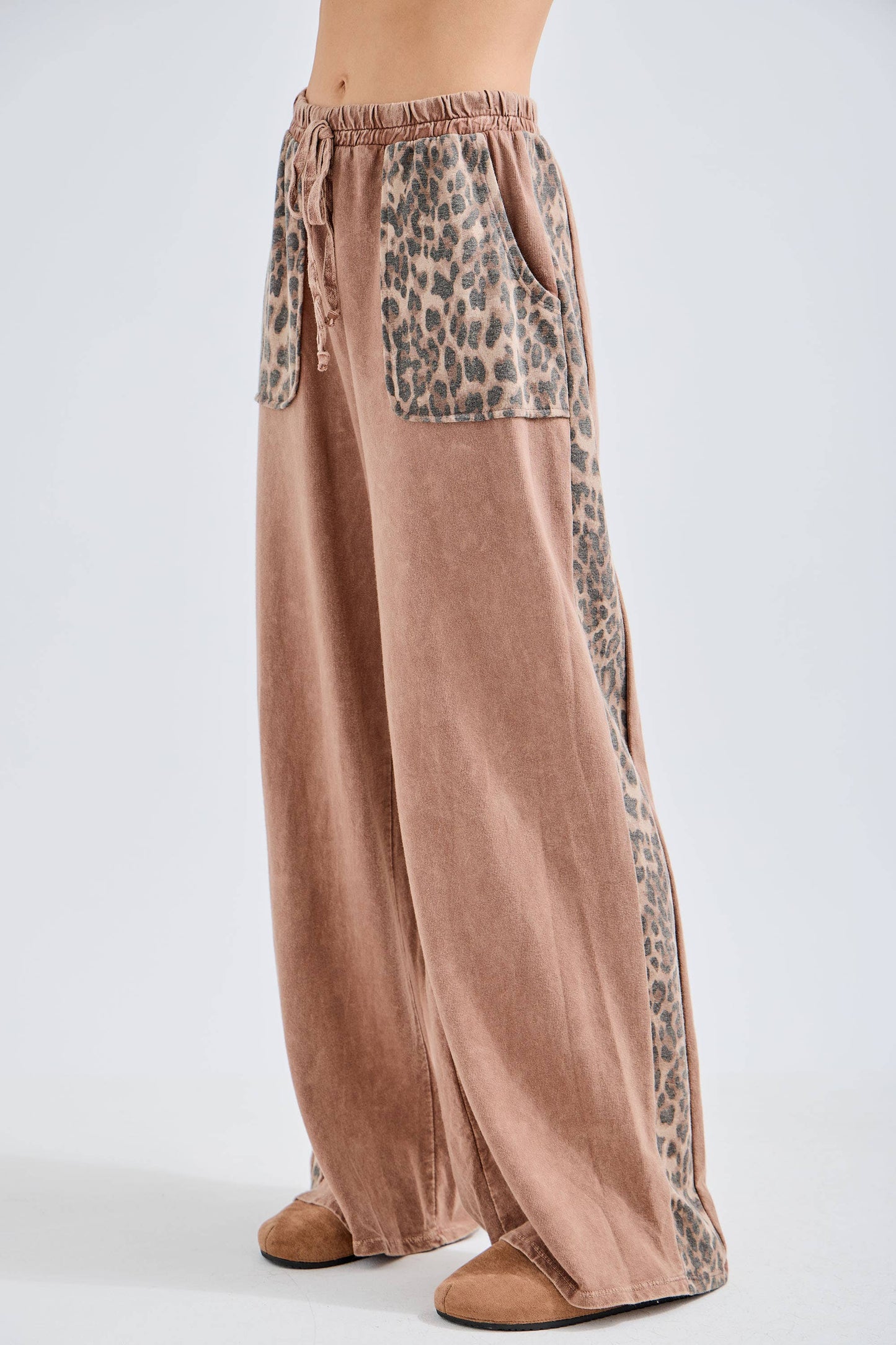 MineralWashed Leopard Print Pocket Side Trim Pants HP6162P1: Ash Oak / S-M-L / 2-2-2