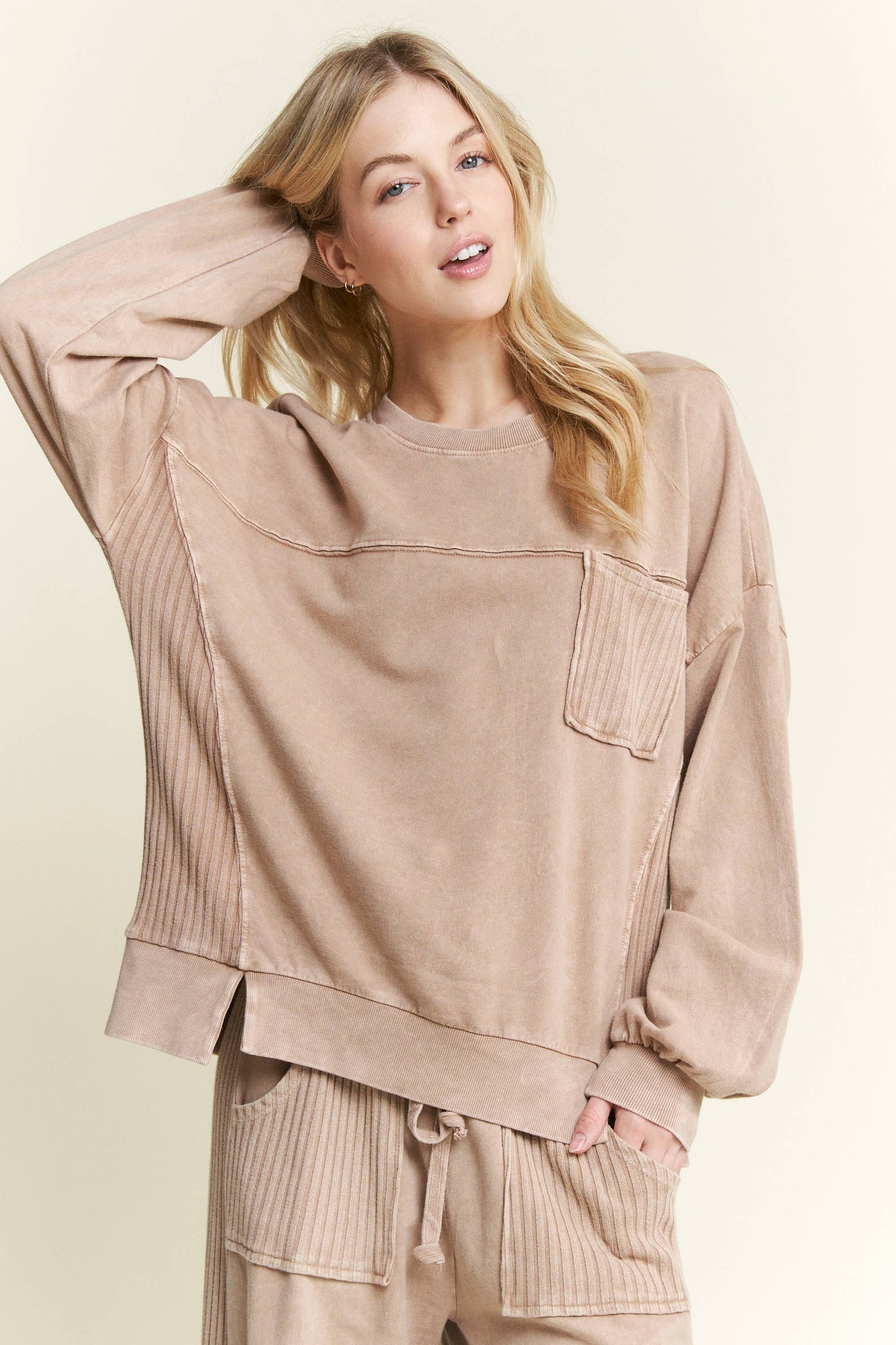 MineralWash Knit detail pocket sweatshirts HE5878T: Latte / S-M-L / 2-2-2