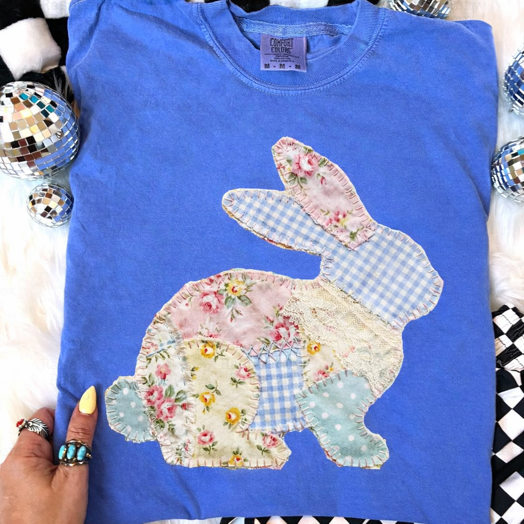 Patchwork Bunny Sweatshirts & T-Shirts : COMFORT COLORS T shirt / Adult Large