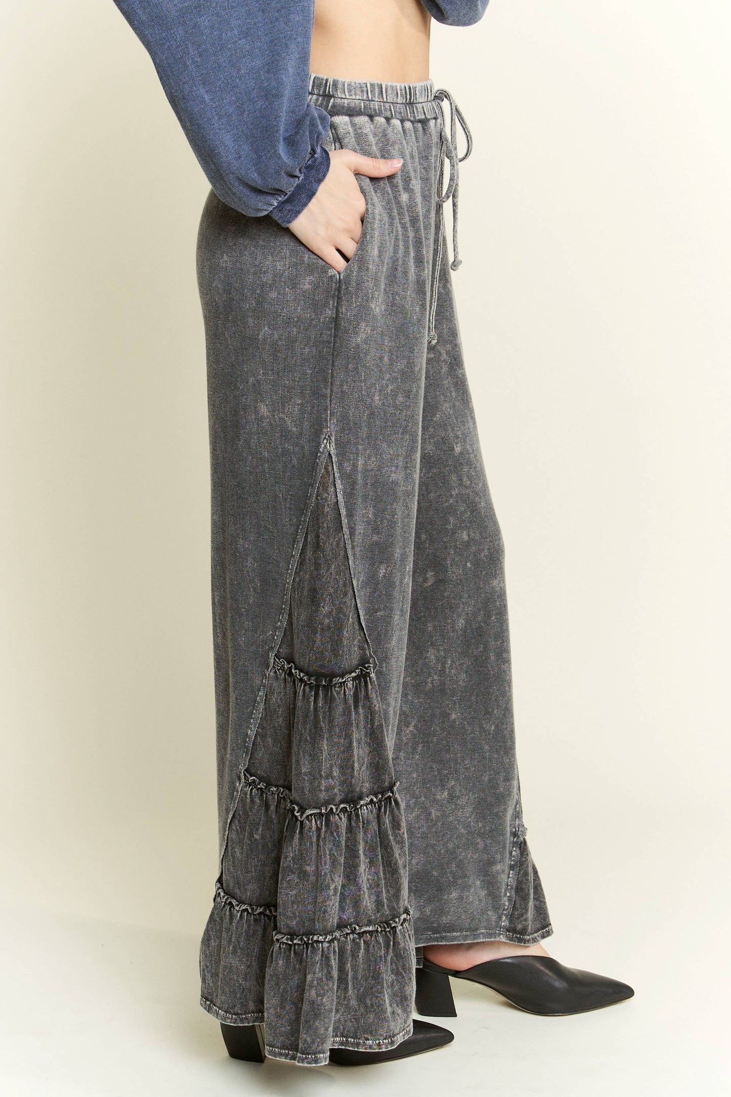 MineralWash SideRuffle Flare pants HP5881.: Silver Grey / S-M-L / 2-2-2