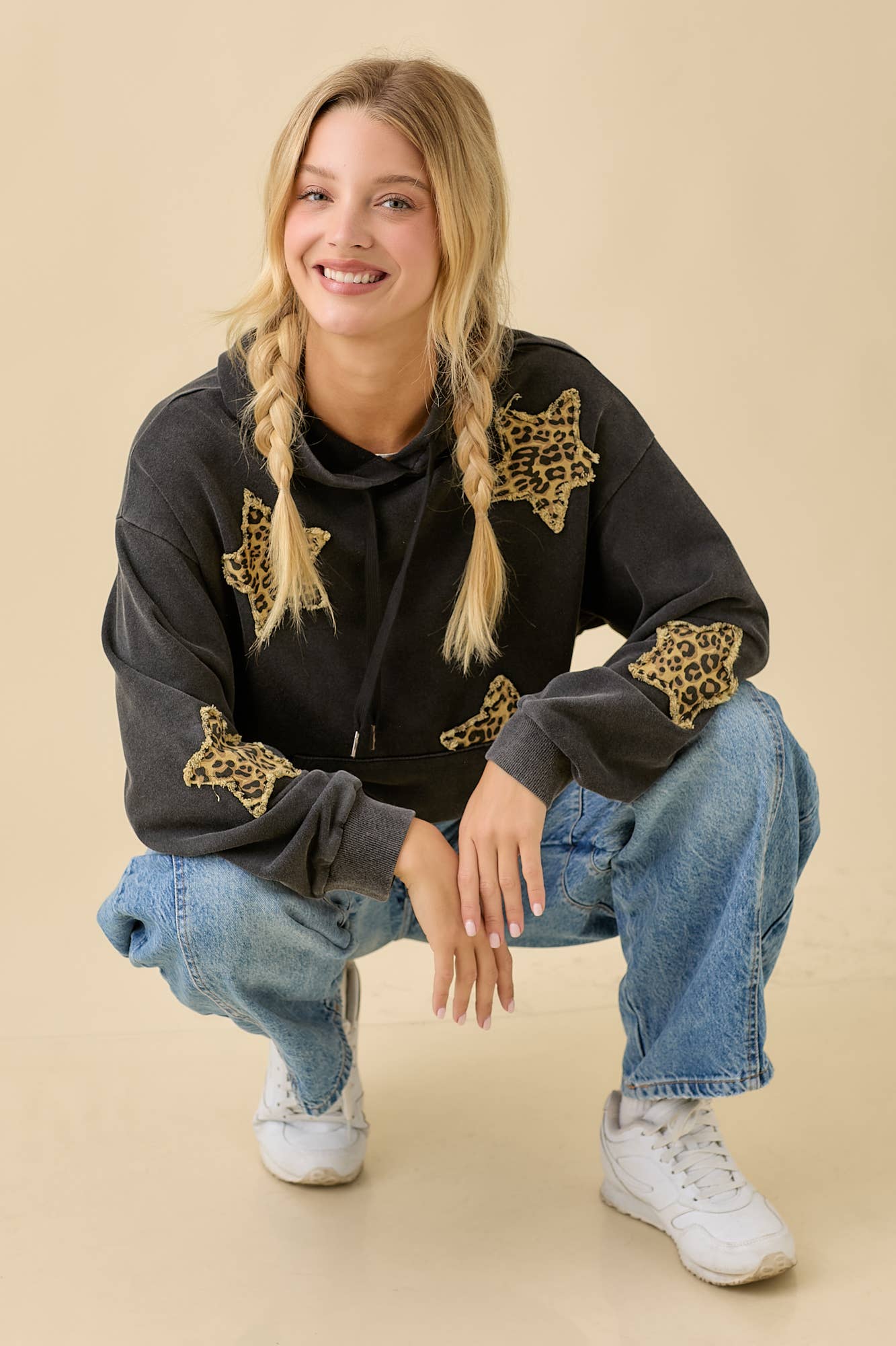 Mineral Wash Hoodie With Denim Star Patch: BLACK / L