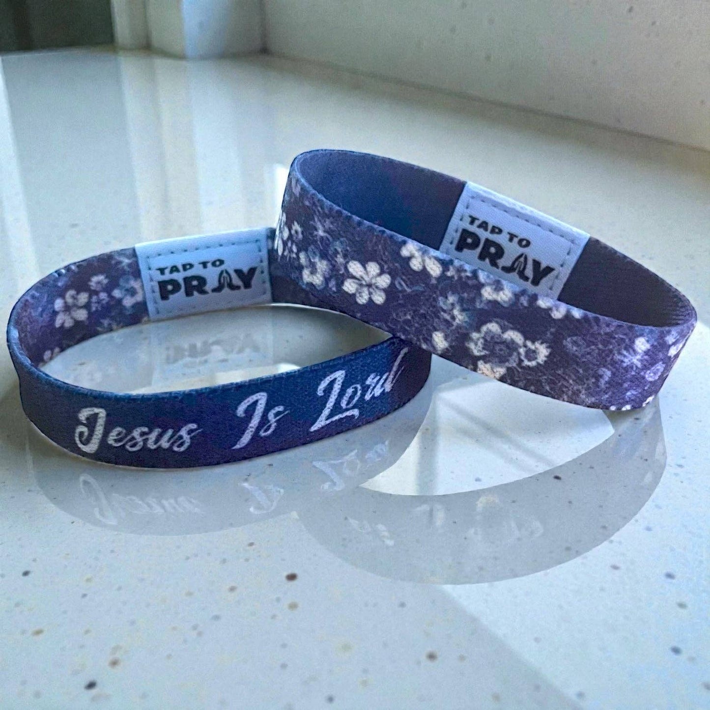 Tap To Pray® Wristband – Wildflower - Jesus Is Lord: Extra Small