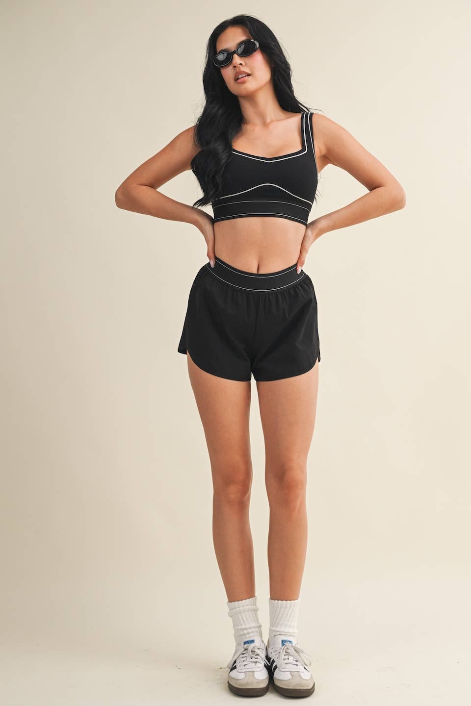 Contrast Thread Sports Bra: Black / M