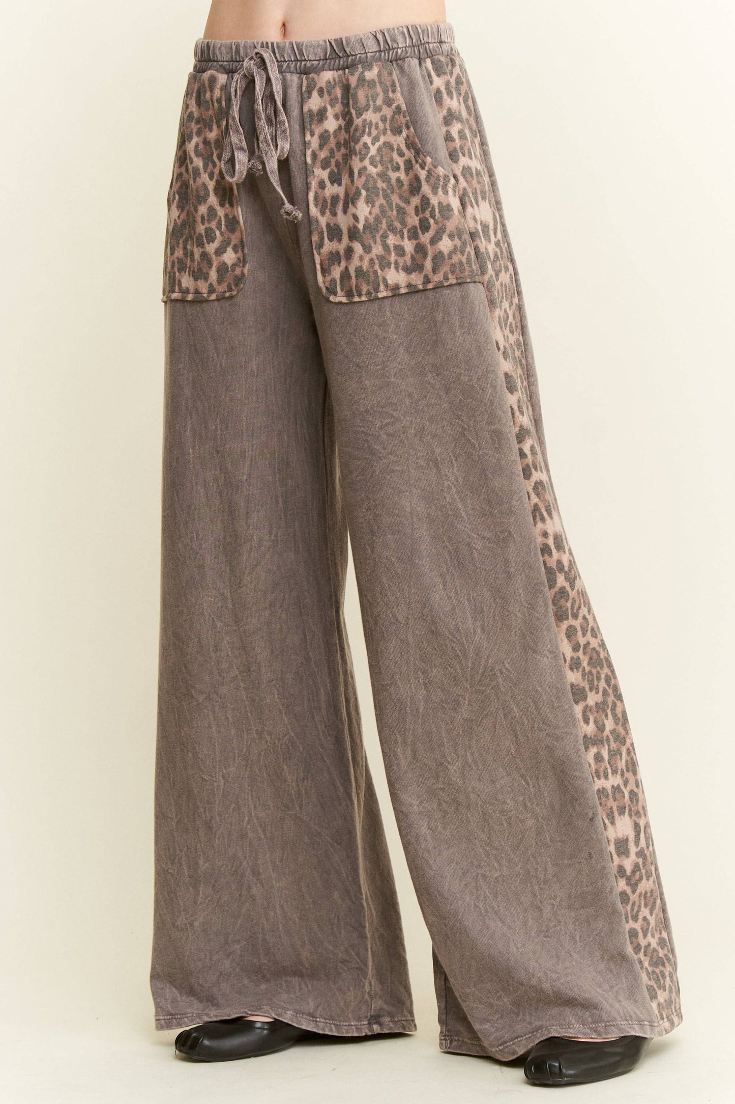 MineralWashed Leopard Print Pocket Side Trim Pants HP6162P1: Ash Oak / S-M-L / 2-2-2