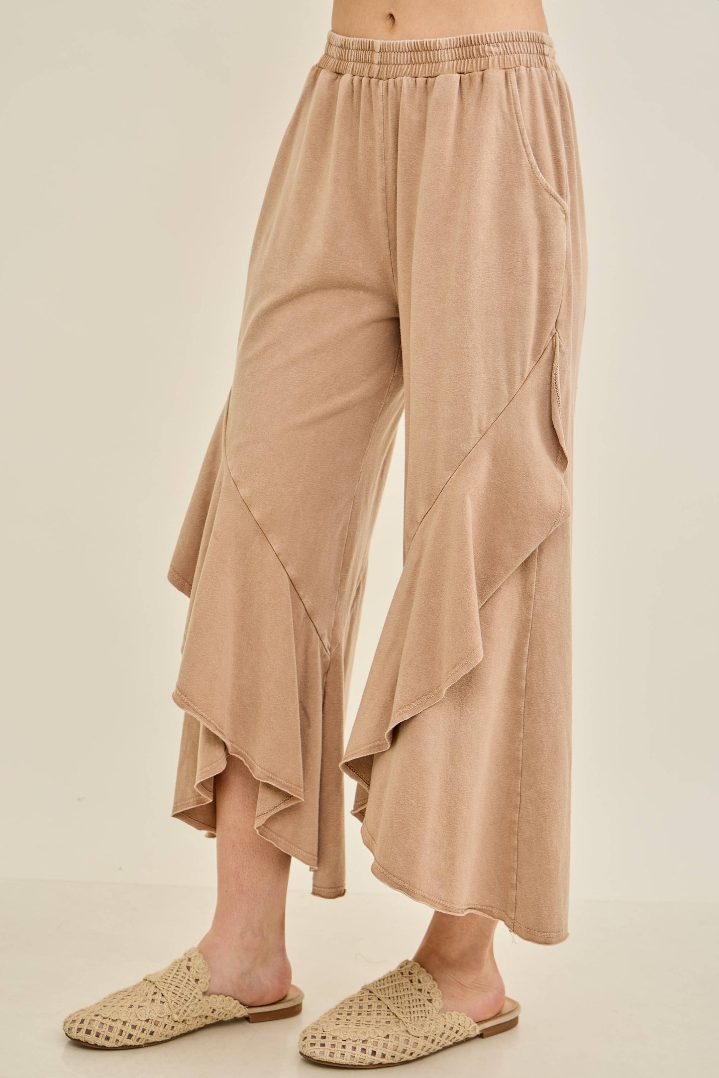 Mineral Washed Wavy Ruffle Cropped Pants HP7051: Latte / S-M-L / 2-2-2