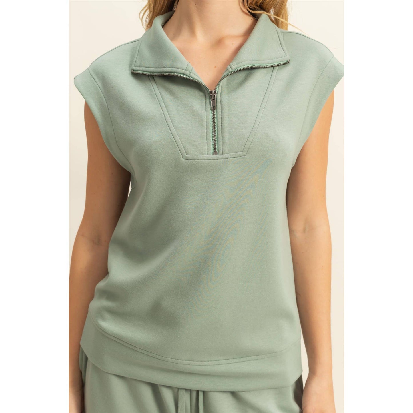 DZ25C571-Mock Neck Half Zip Up Sleeveless Top: BLACK / S-M-L(2-2-2)