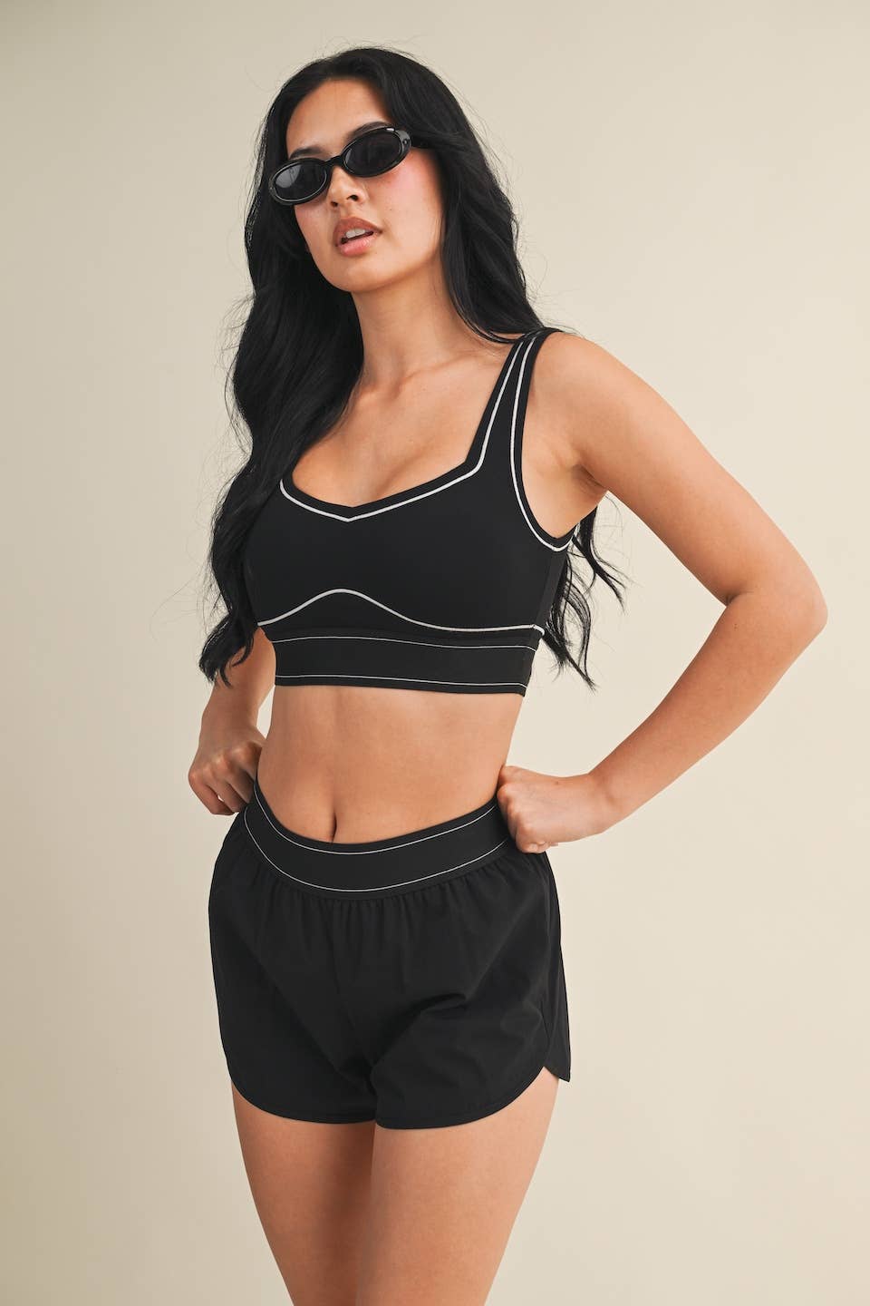 Contrast Thread Sports Bra: Black / M