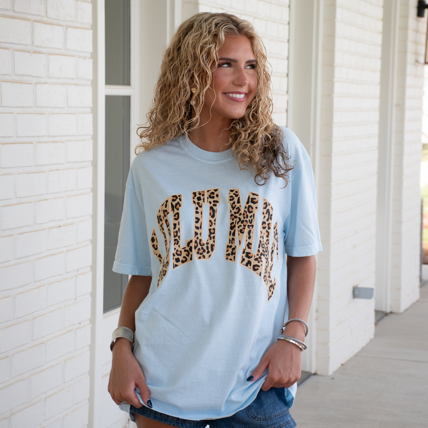 LM-LP-1000 Leopard Adult Chambray Comfort Colors Tee: Chambray / Small