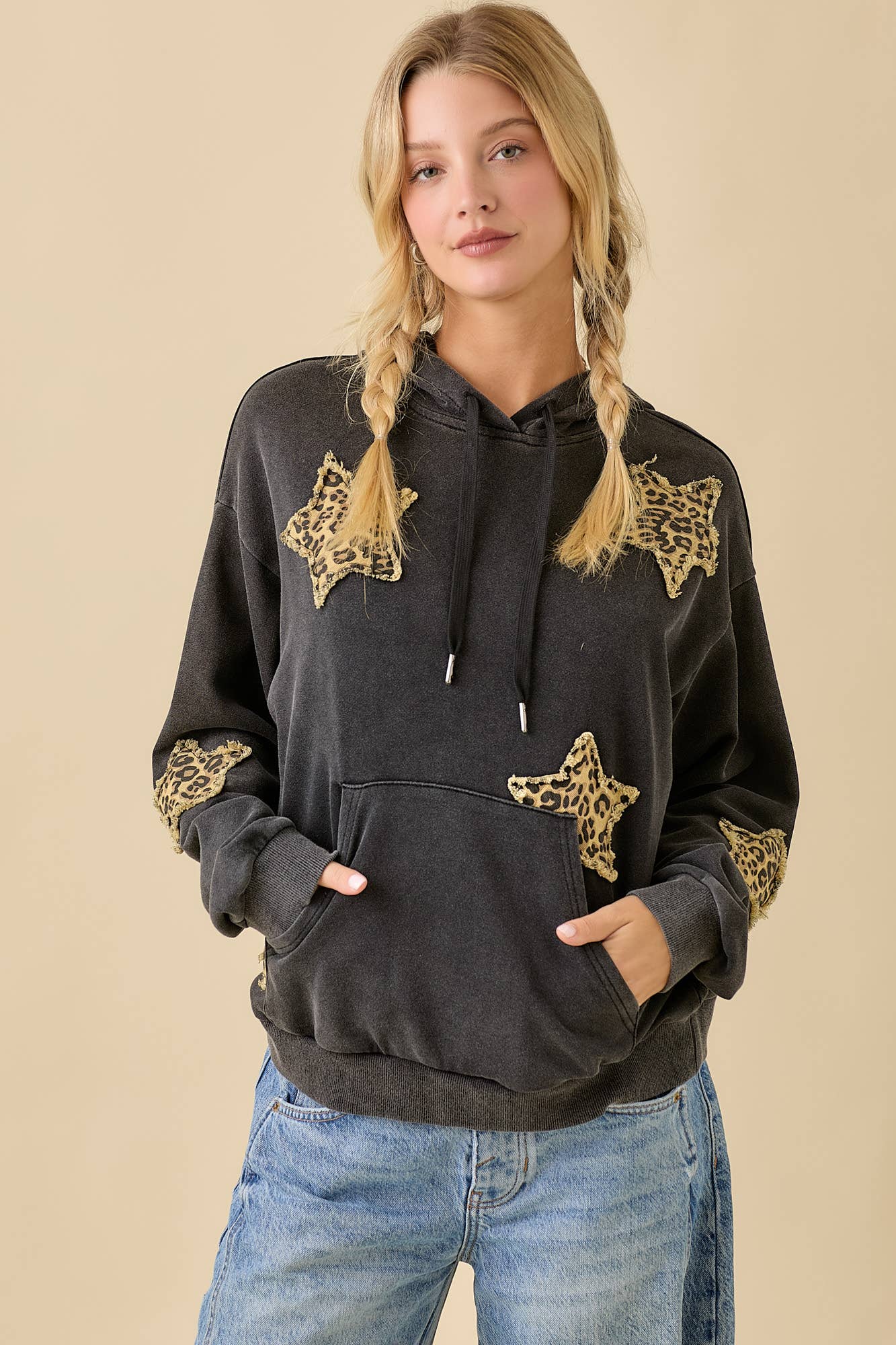 Mineral Wash Hoodie With Denim Star Patch: BLACK / L