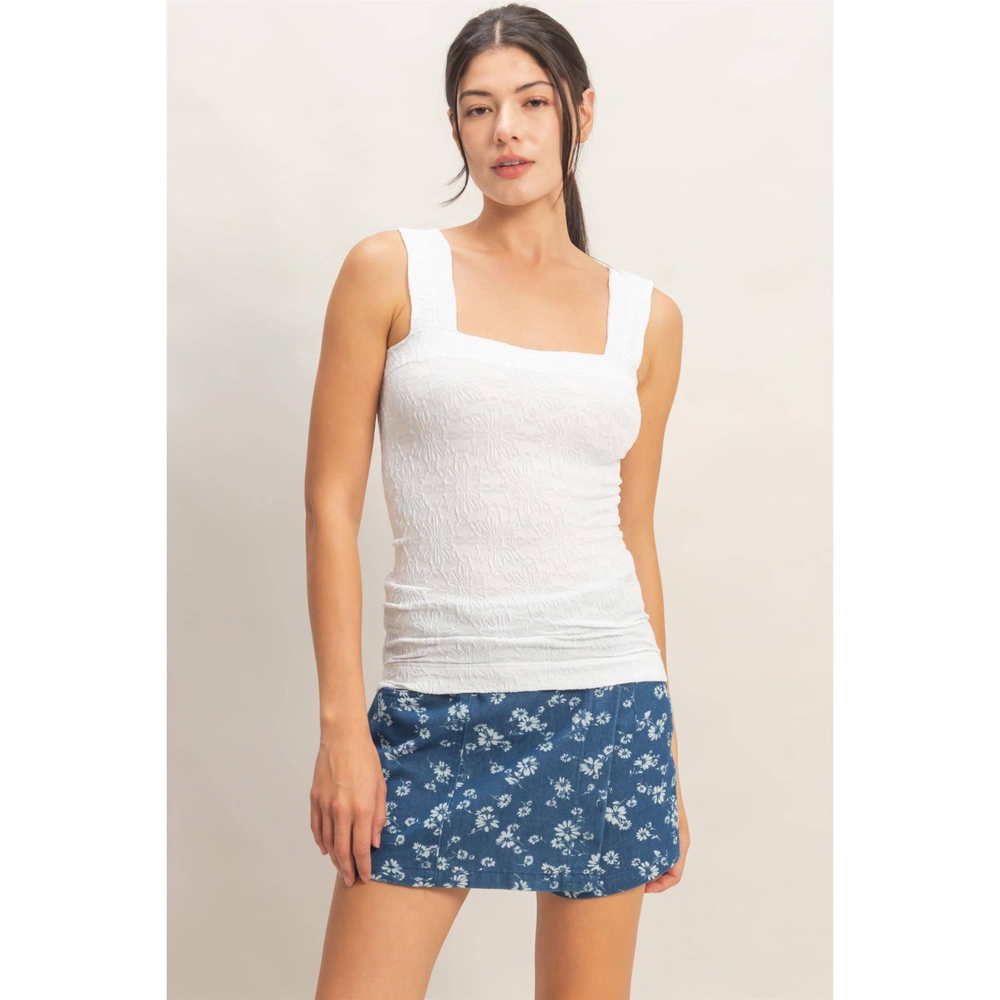Floral Jacquard Square Neck Top: WHITE / S-M-L(2-2-2)