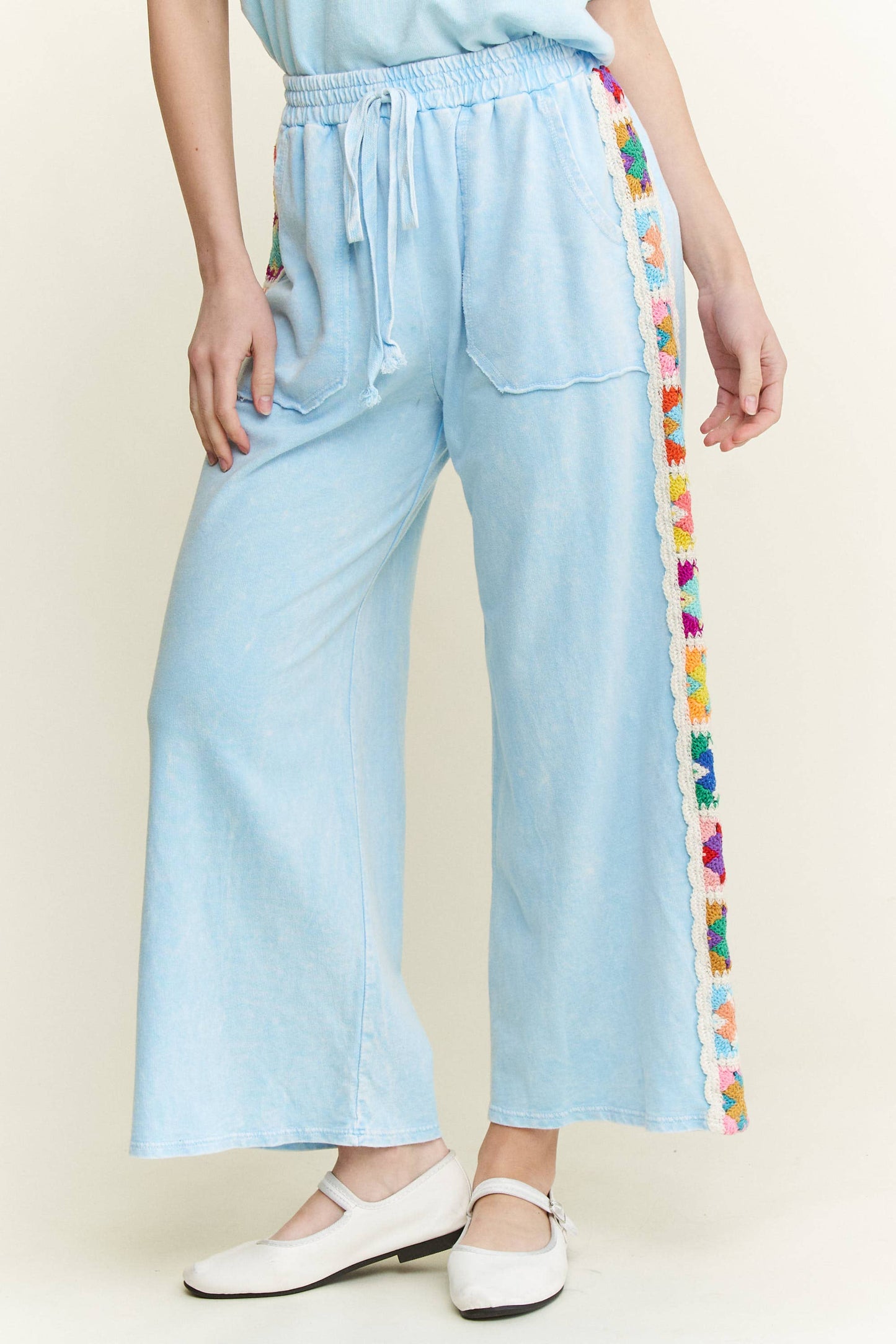 Mineral Washed Real Crochet patch side trim Pants HP6277: Natural / S-M-L / 2-2-2