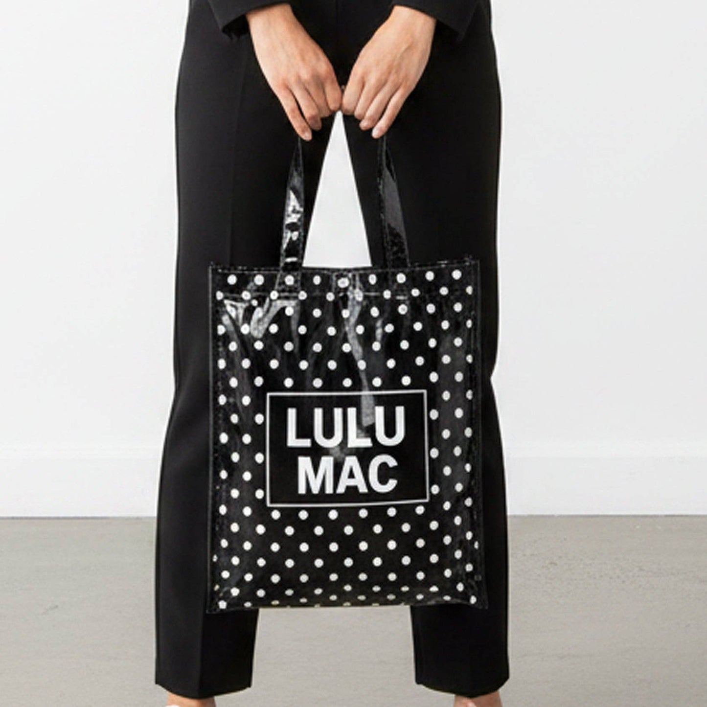LM-BG-1004 REUSABLE TOTE-BLACK WHITE DOTS