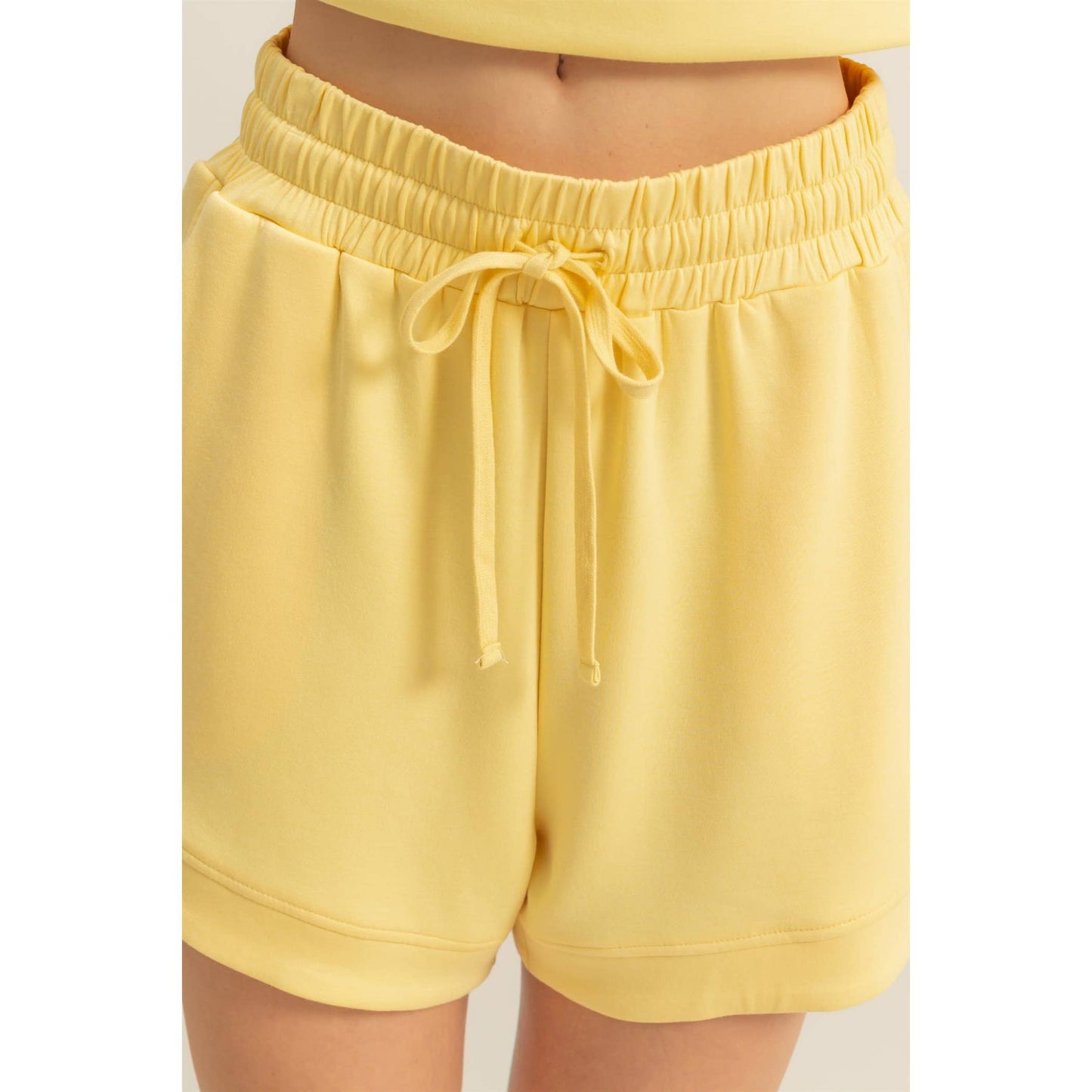 DZ25C563-Elasticized Waist Loose Sweat Shorts: BLACK / S-M-L(2-2-2)