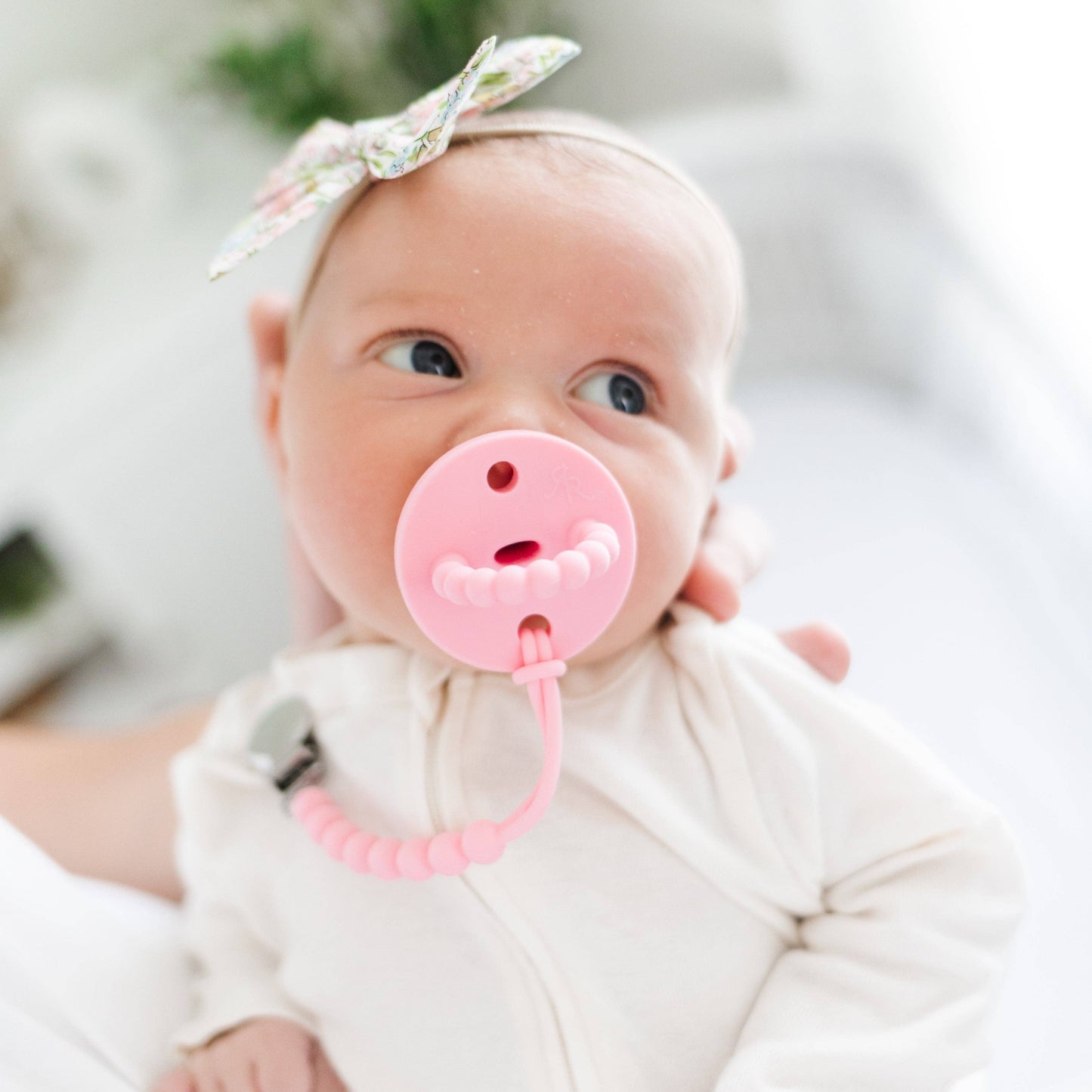 Cutie PAT Slant (0-6m) Pacifier + Teether: Sunshine