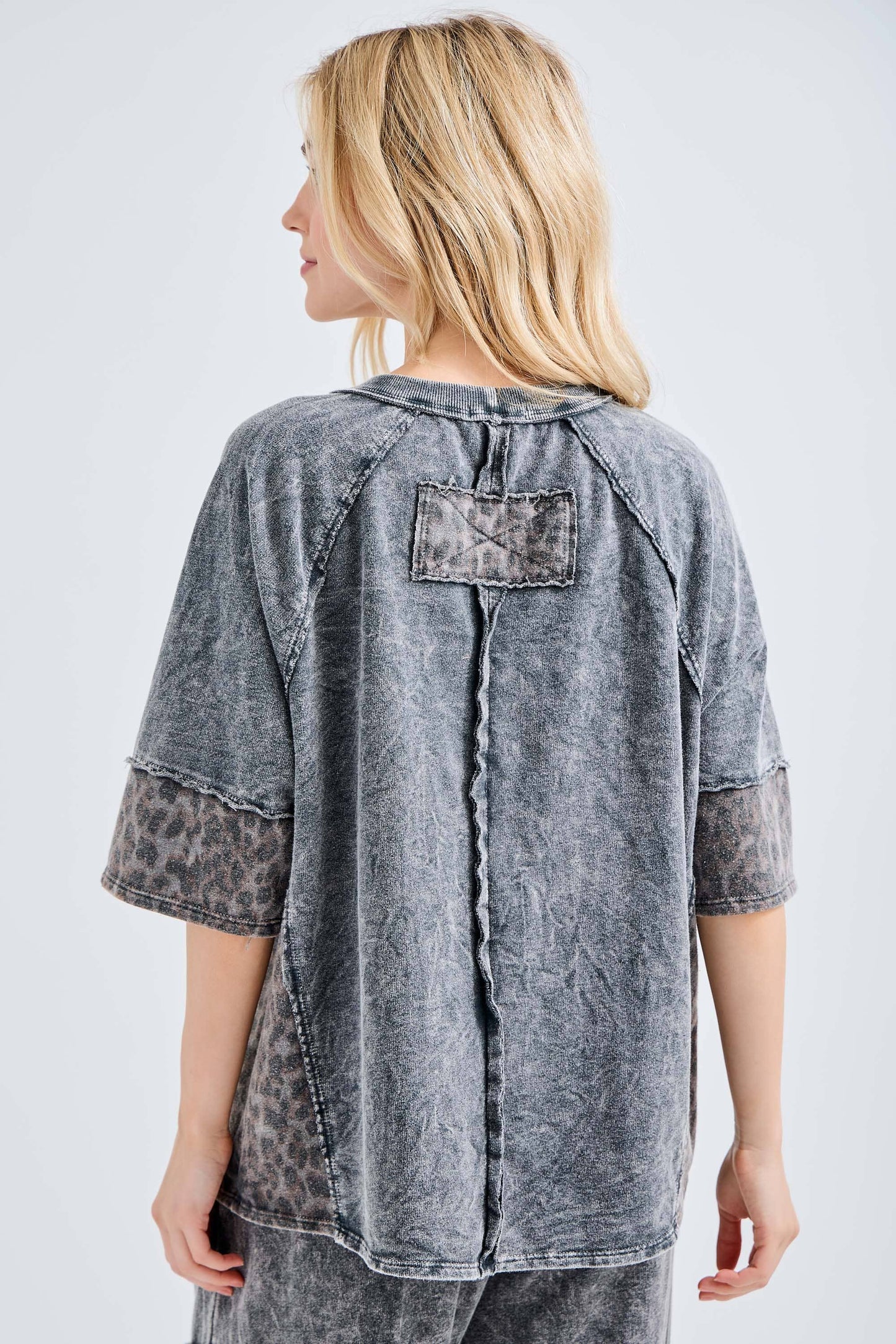 Mineral Washed Leopard Star Halfsleeve top HT6628: Ash Oak / S-M-L / 2-2-2