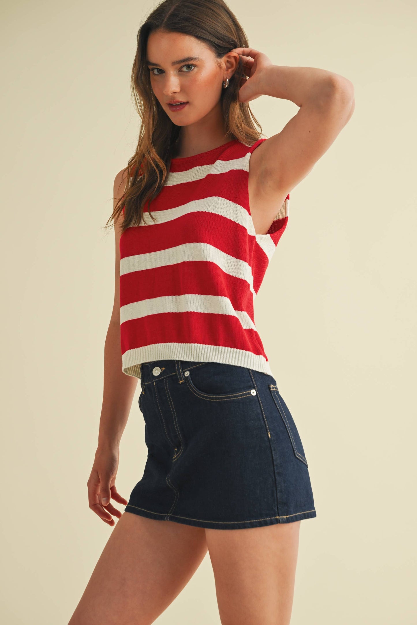 CSW18027 - STRIPED SLEEVELESS 4TH OF JULY SWEATER: Red / S