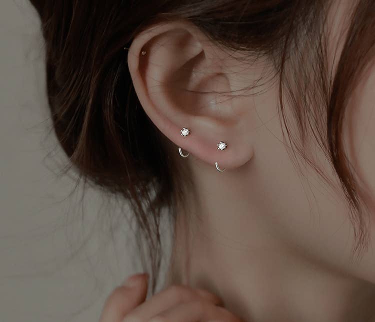 E141 dainty huggie hoop earring, huggie earring, ear wire: Yellow Gold