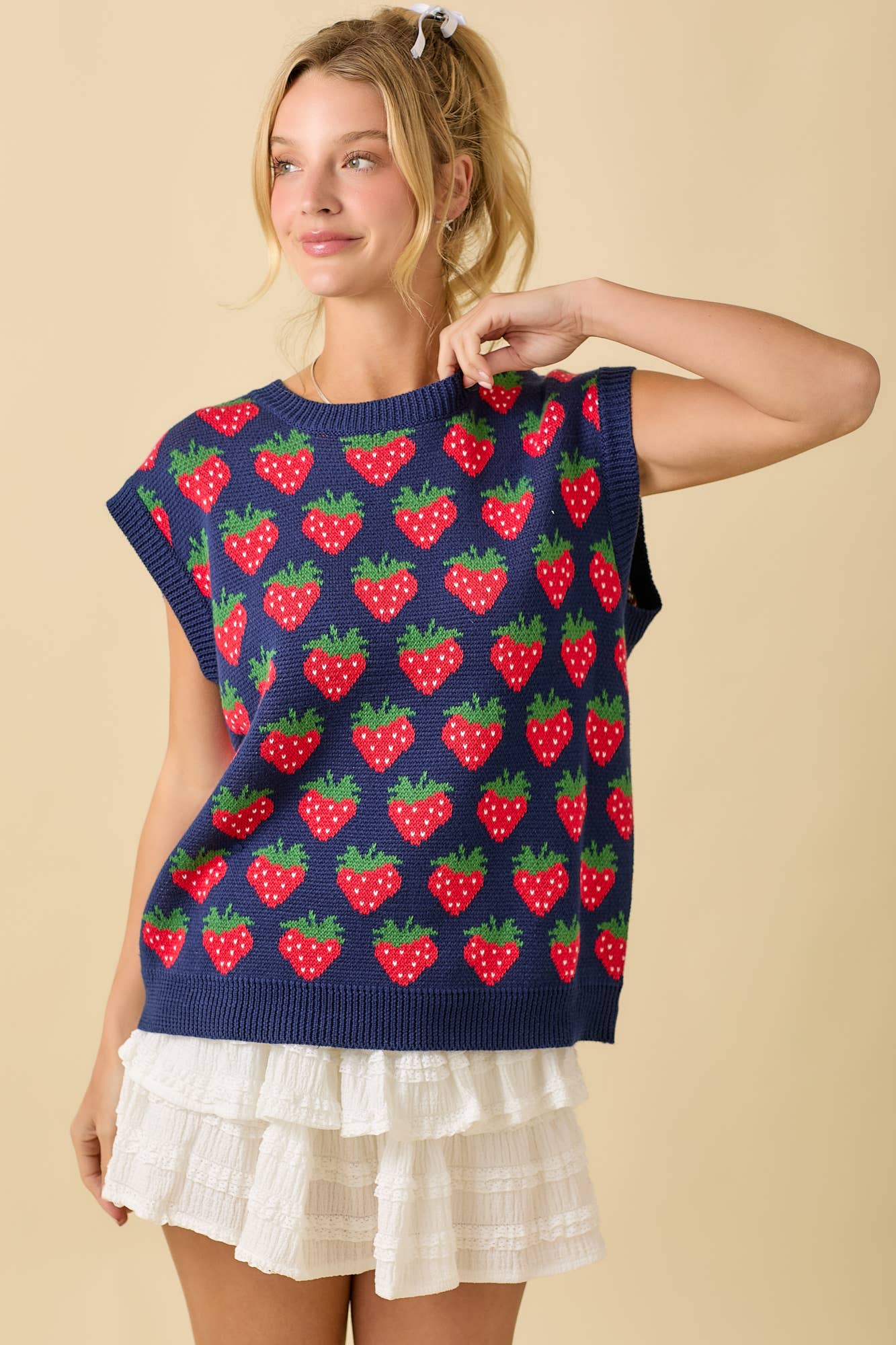 Strawberry Oversized Sleeveless Sweater Knit Top: IVORY / L