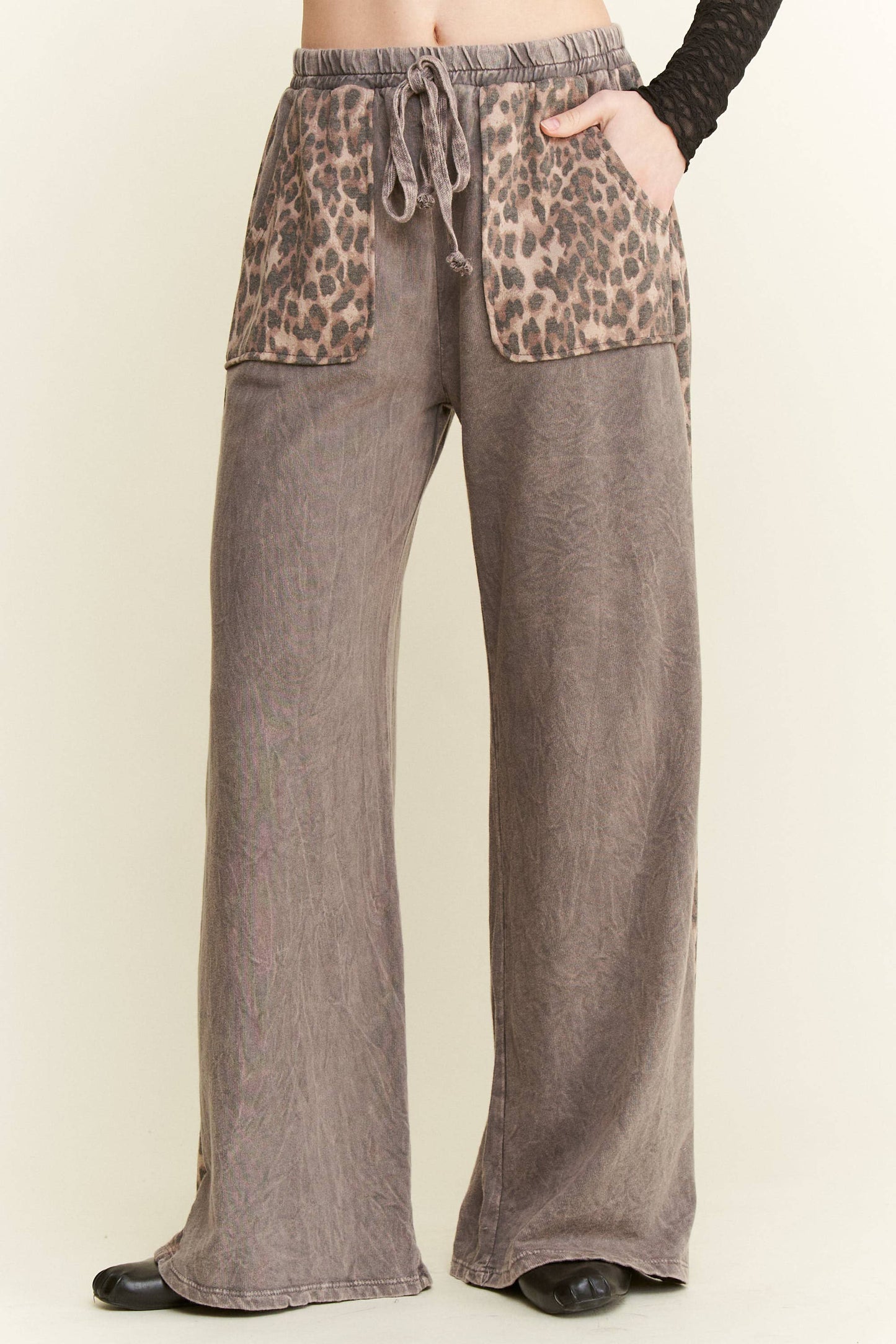 MineralWashed Leopard Print Pocket Side Trim Pants HP6162P1: Ash Oak / S-M-L / 2-2-2