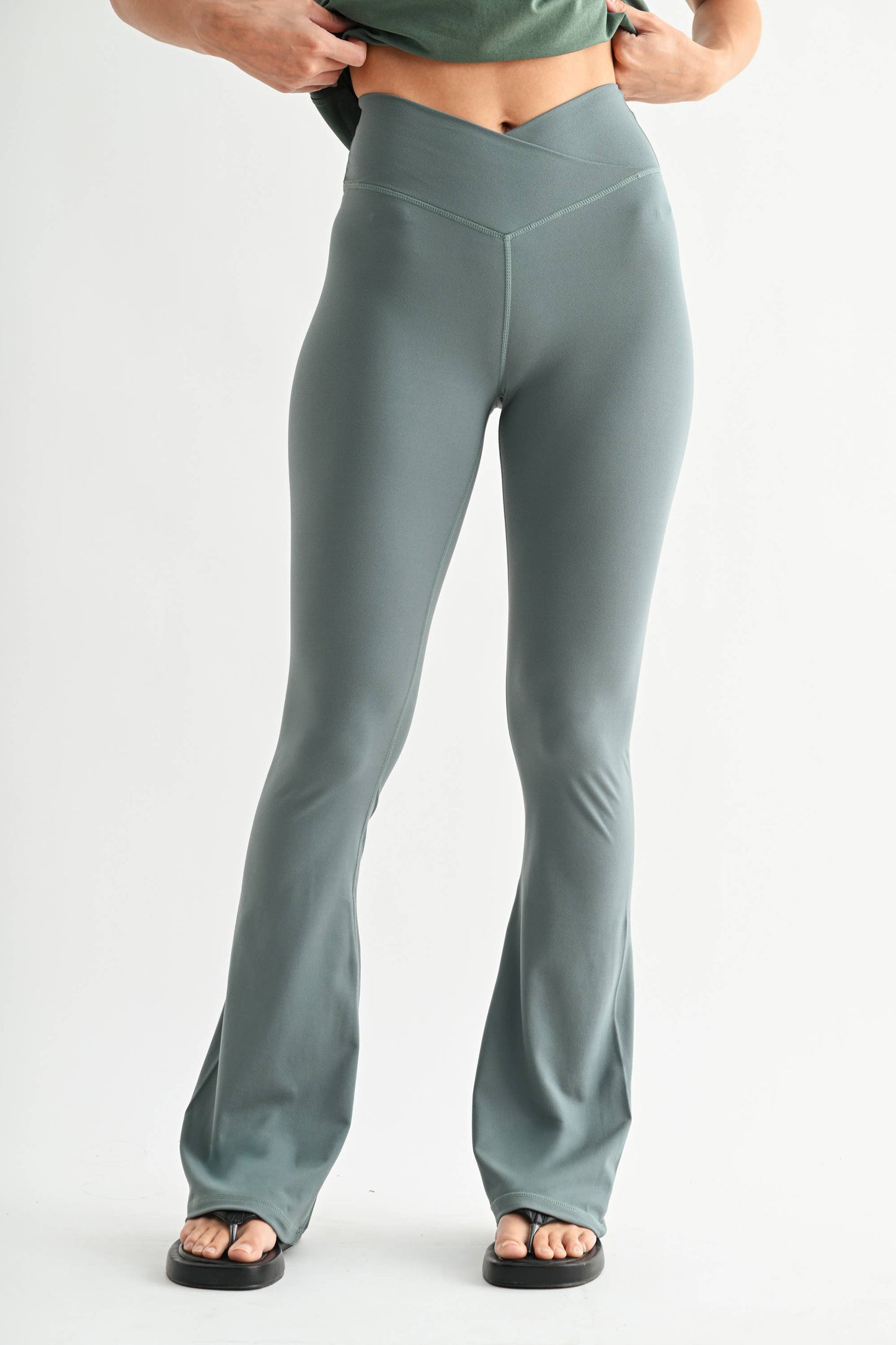 Venice Crossover Waist Yoga Pants: DARK PLUM / S:M:L (2:2:2)