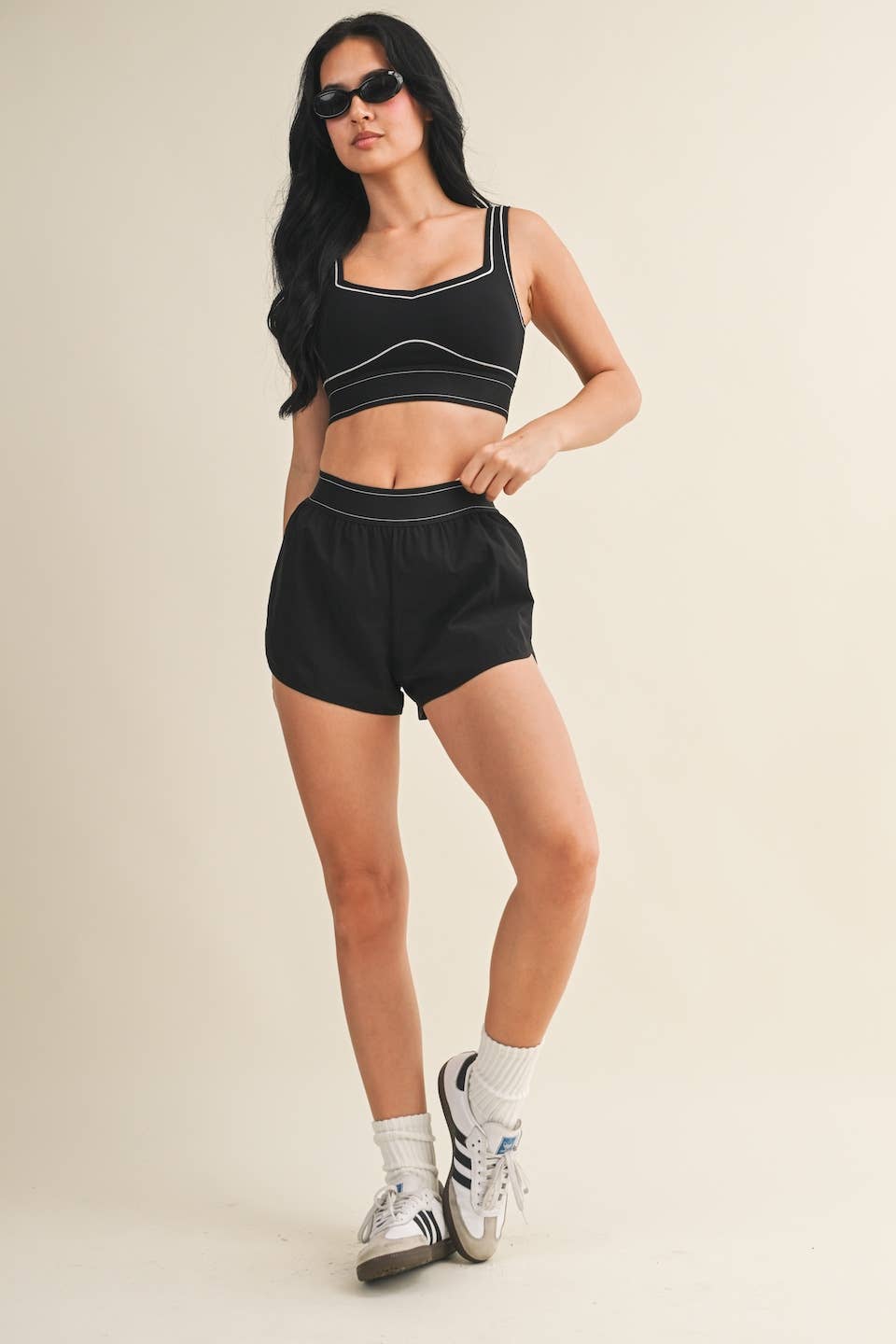 Contrast Thread Sports Bra: Black / M