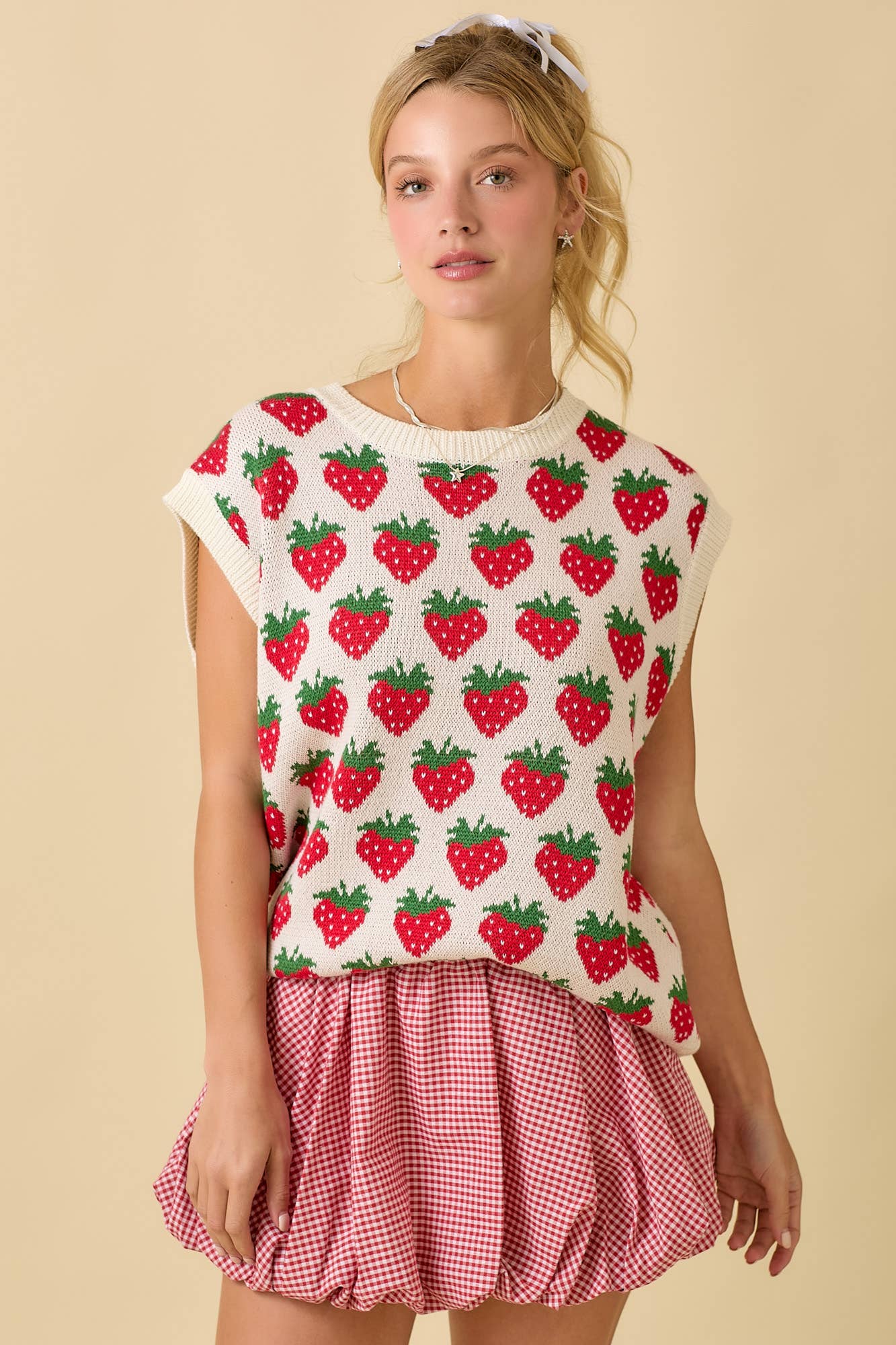 Strawberry Oversized Sleeveless Sweater Knit Top: IVORY / S