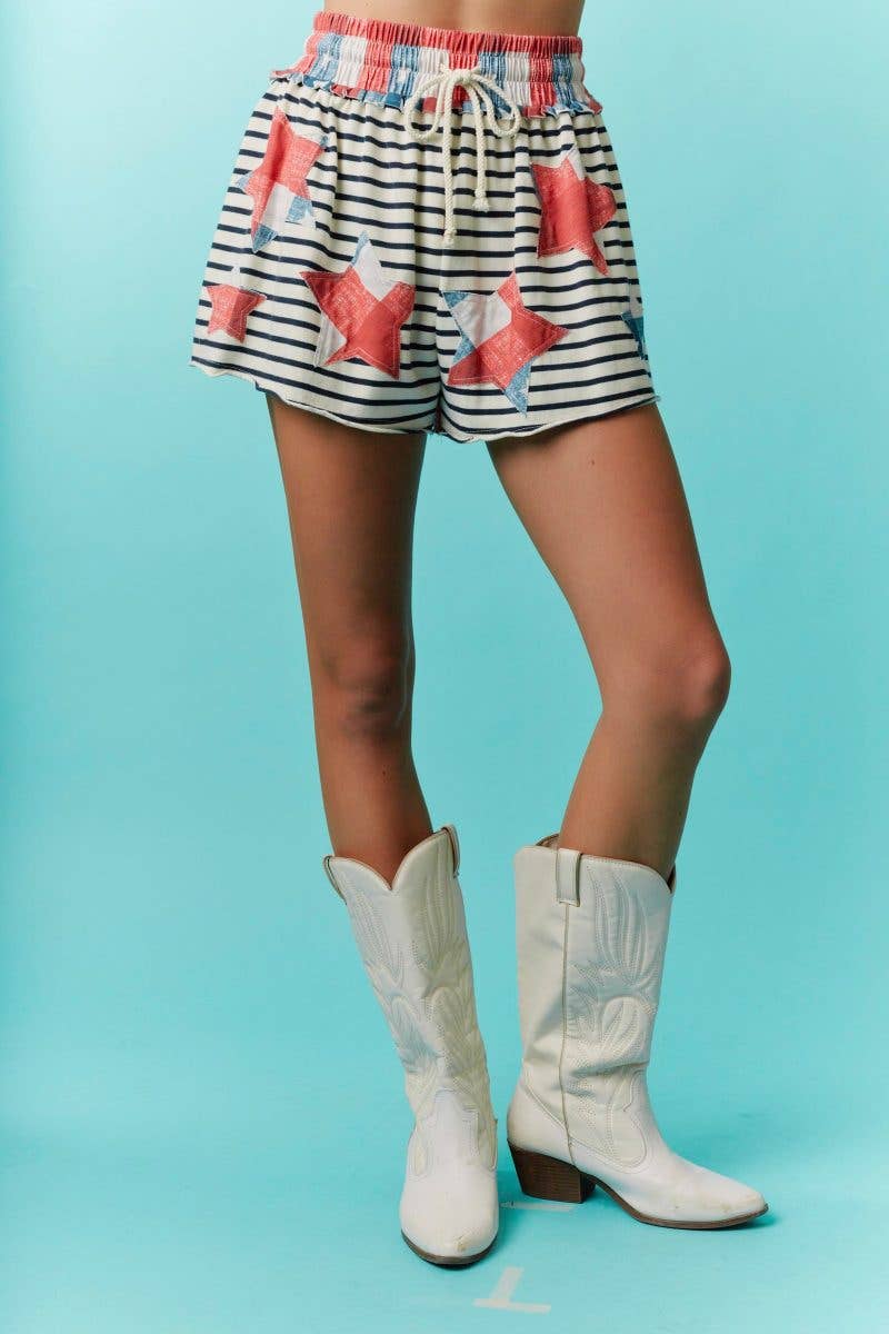 Stripe Knit Shorts With Star Patch Accents: RED / 2-2-2(S-M-L)