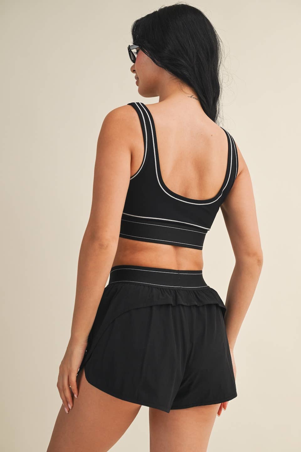 Contrast Thread Sports Bra: Black / L