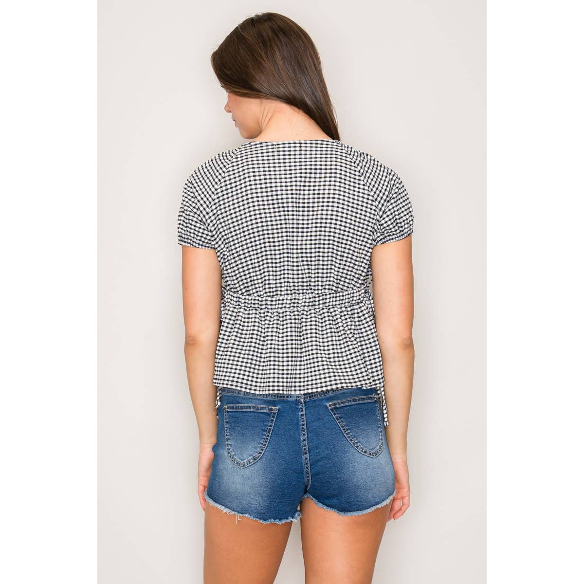 Gingham V-Neck Top with Side Tie and Puff Sleeve: Black / White / S-M-L(2-2-2)