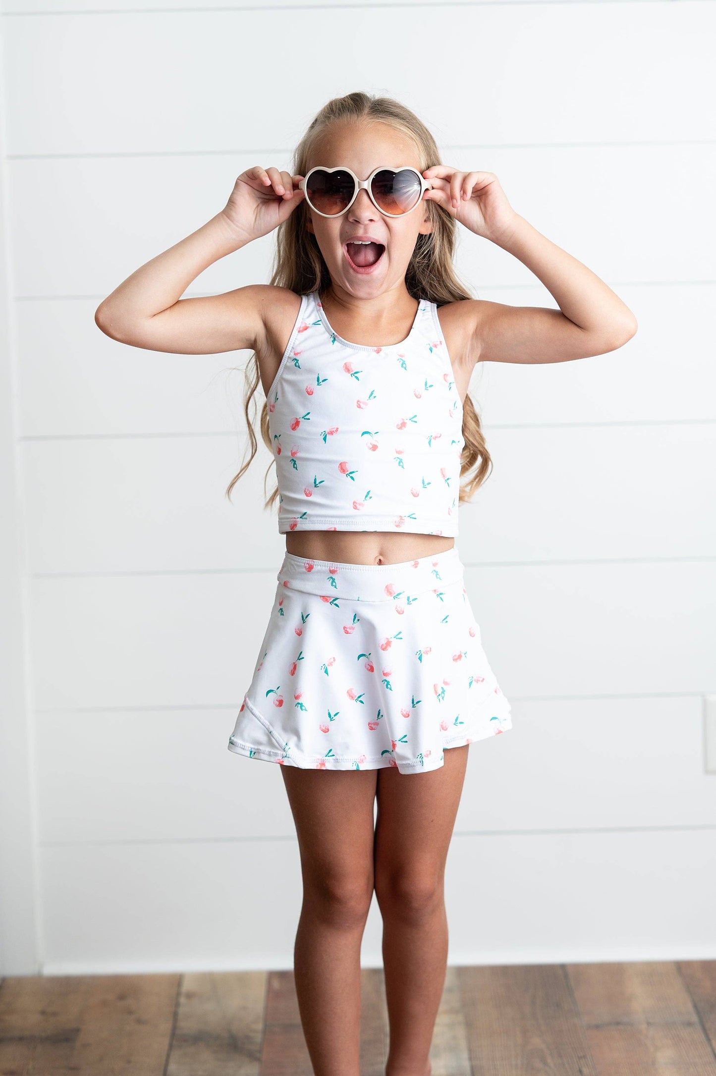 Girls White Peach 2 Piece Athletic Active Skirted Sport Set: 10/12