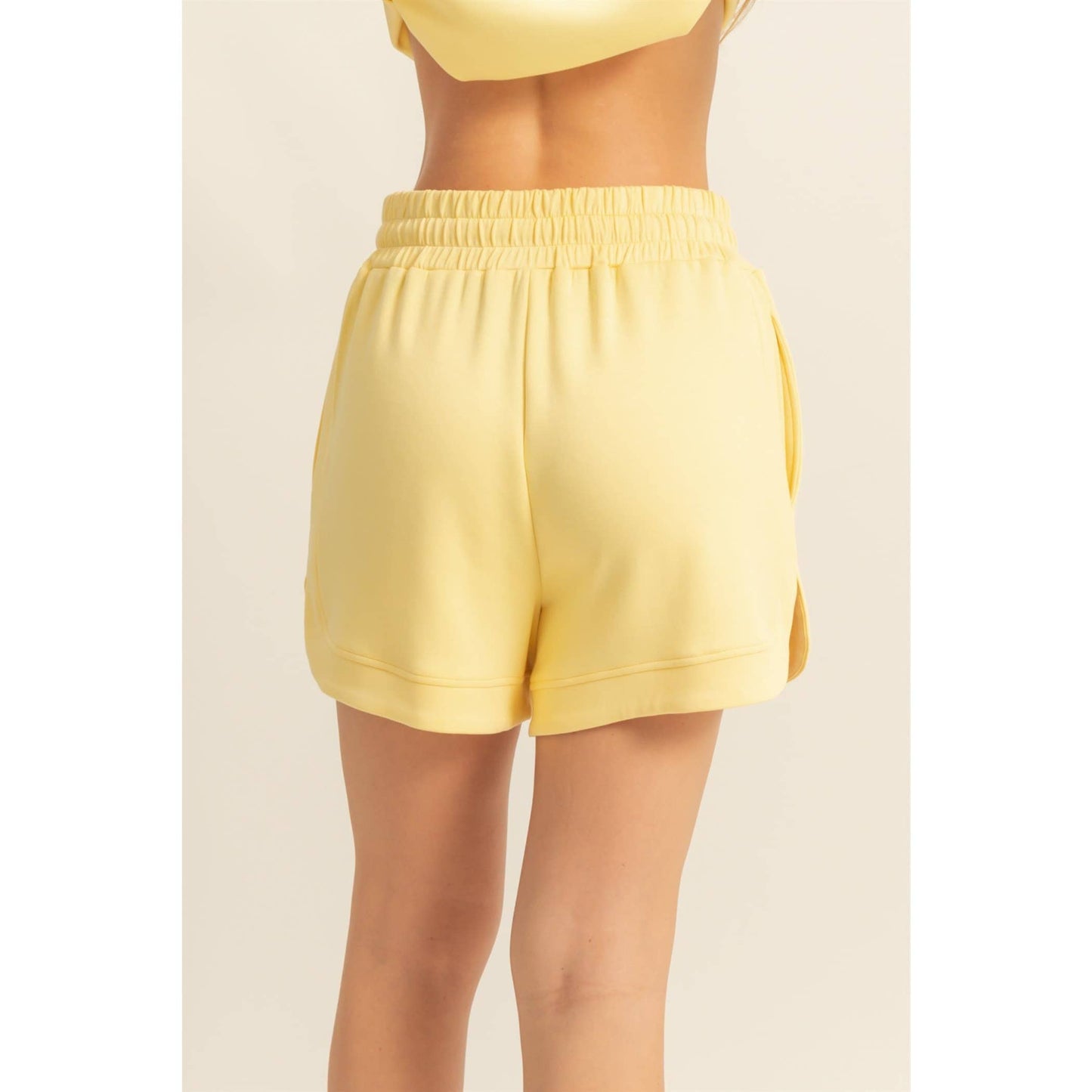 DZ25C563-Elasticized Waist Loose Sweat Shorts: BLACK / S-M-L(2-2-2)
