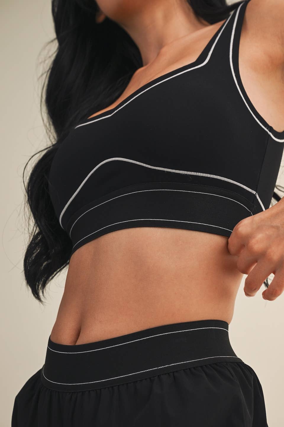 Contrast Thread Sports Bra: Black / S
