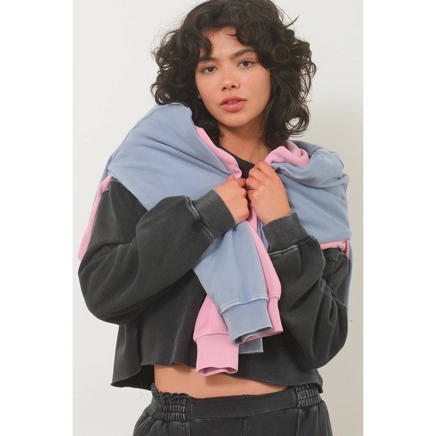 Cropped Crewneck Sweatshirt With Oversized Sleeves: BLACK / S-M-L(2-2-2)