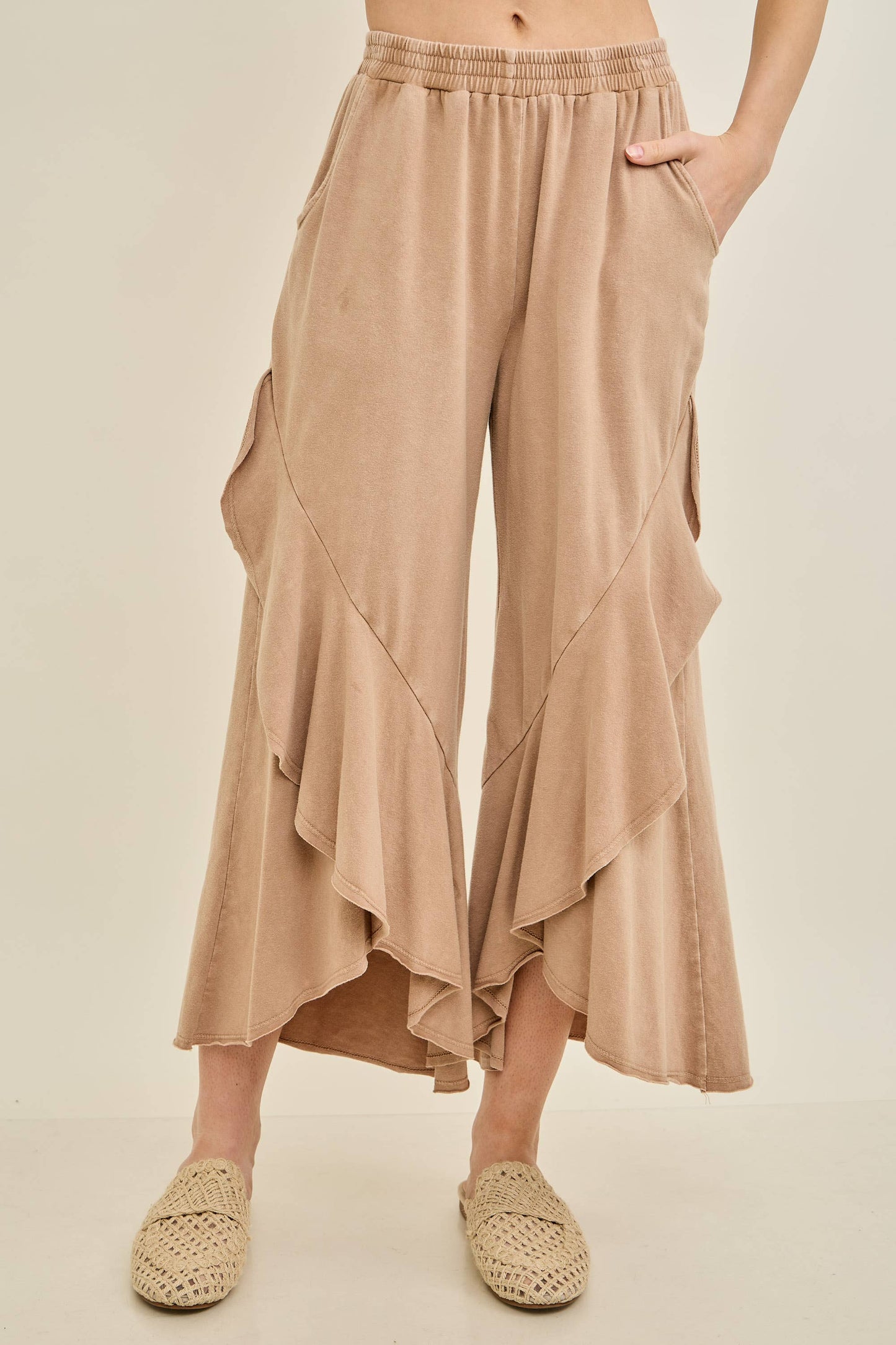 Mineral Washed Wavy Ruffle Cropped Pants HP7051: Latte / S-M-L / 2-2-2