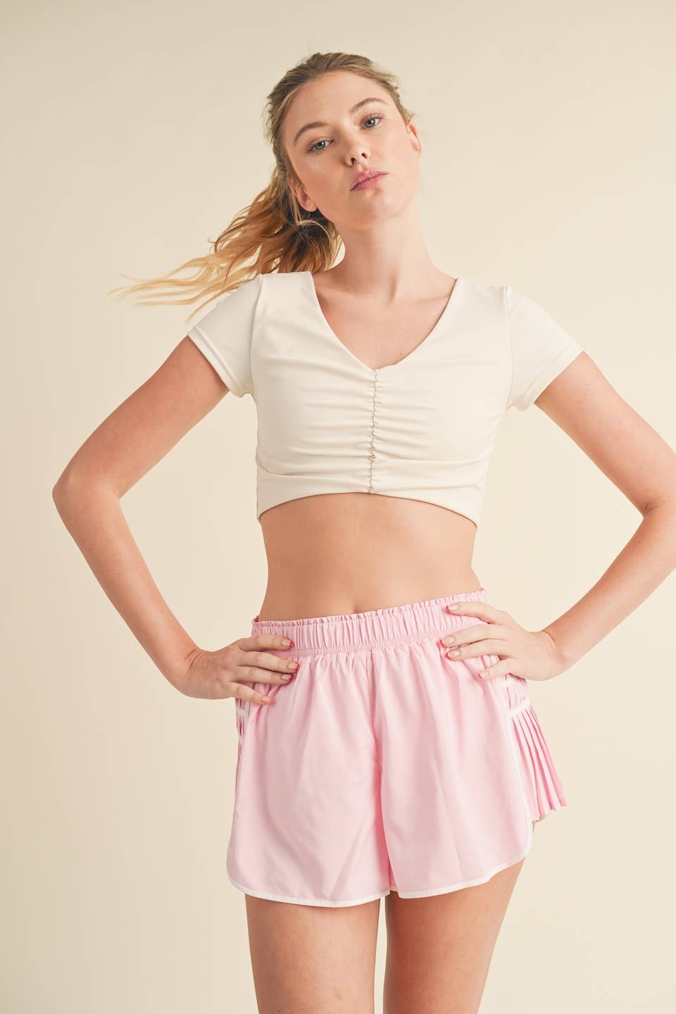 Scoop Neck Front Ruched Cropped Top: Pink / L