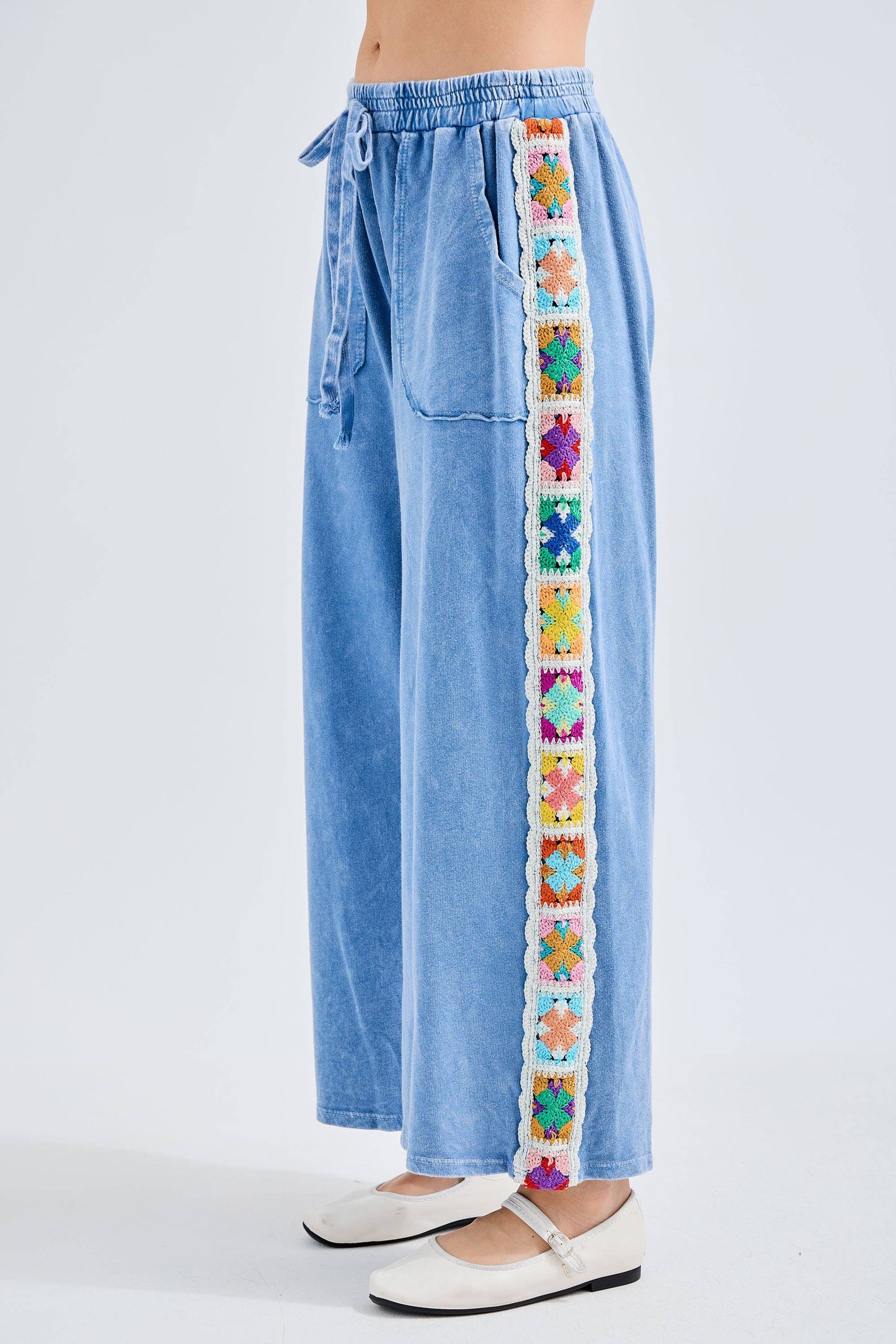 Mineral Washed Real Crochet patch side trim Pants HP6277: Natural / S-M-L / 2-2-2