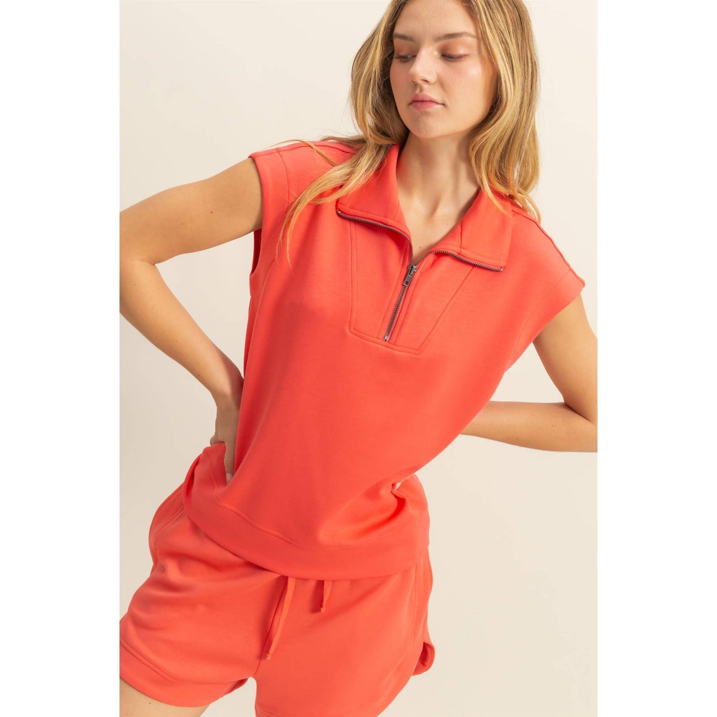 DZ25C571-Mock Neck Half Zip Up Sleeveless Top: BLACK / S-M-L(2-2-2)