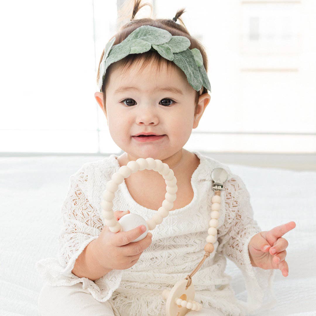 Cutie Teether Rattle: Orchid Clear